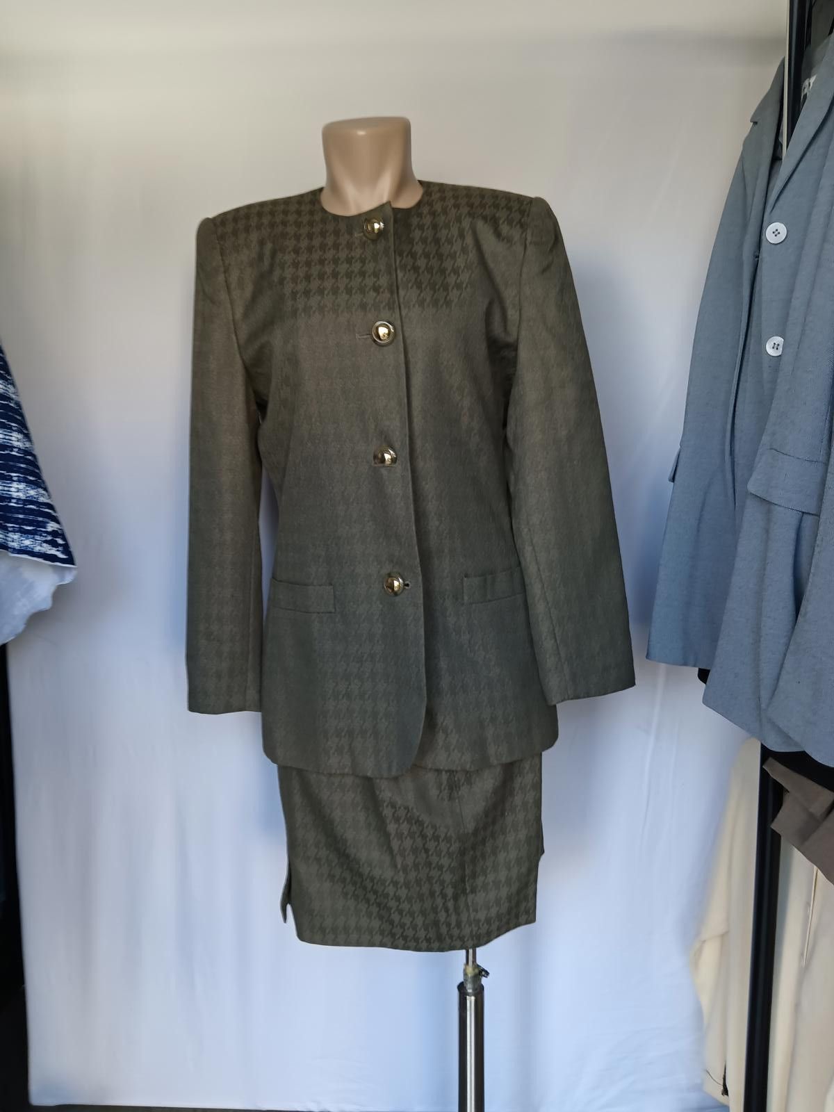 Designer Elegant Women's Suit by Casual Corner - Olive Green Size M / US 6-8 / IT 42-44 - 2 Thumbnail