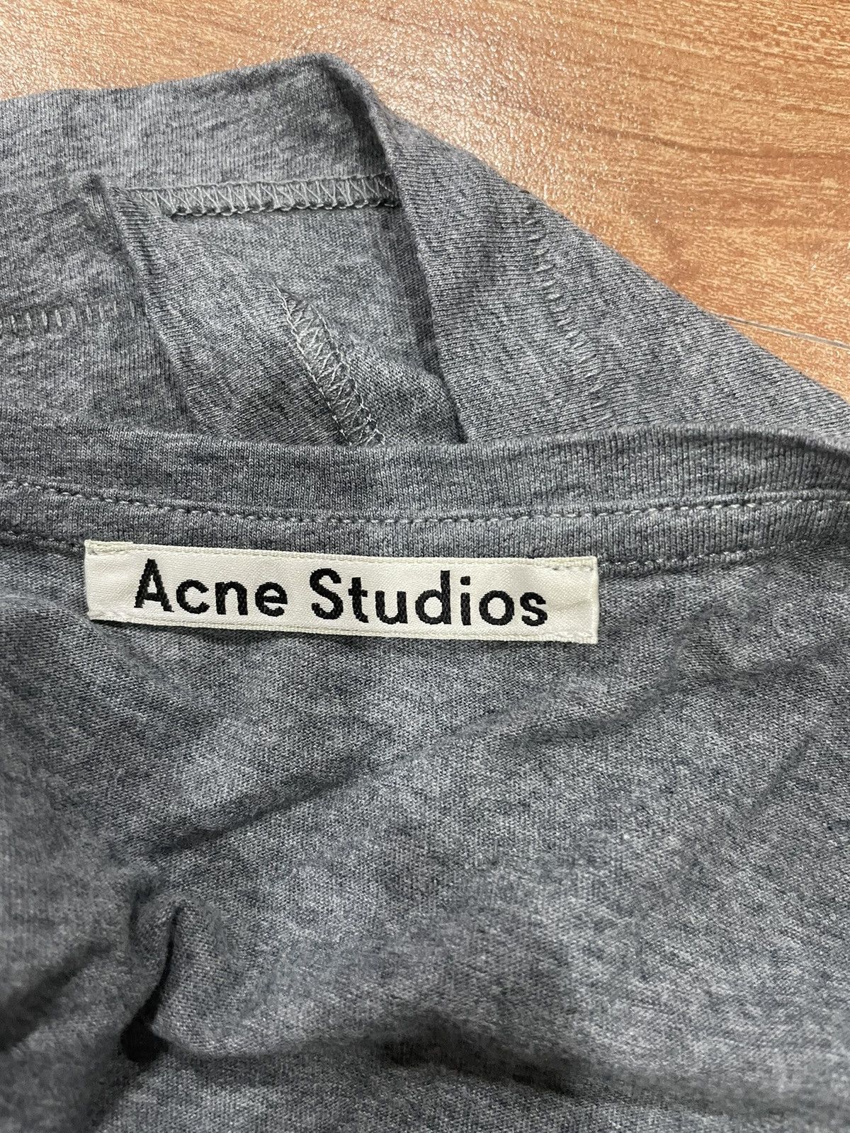 Acne Studios Acne Studios V-neck Tshirt Size US M / EU 48-50 / 2 - 3 Thumbnail