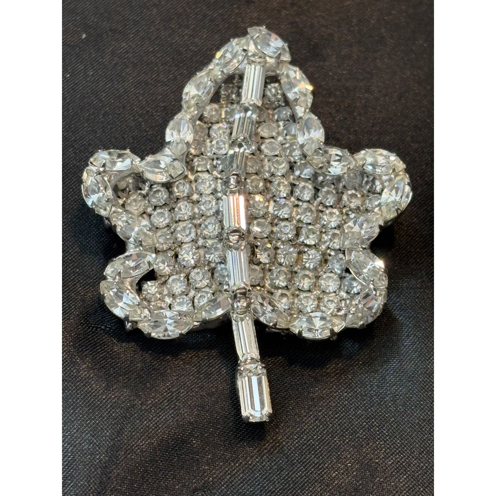Other Vintage Unsigned Rhinestone Leaf Brooch 2.25 Inch Size ONE SIZE - 1 Thumbnail