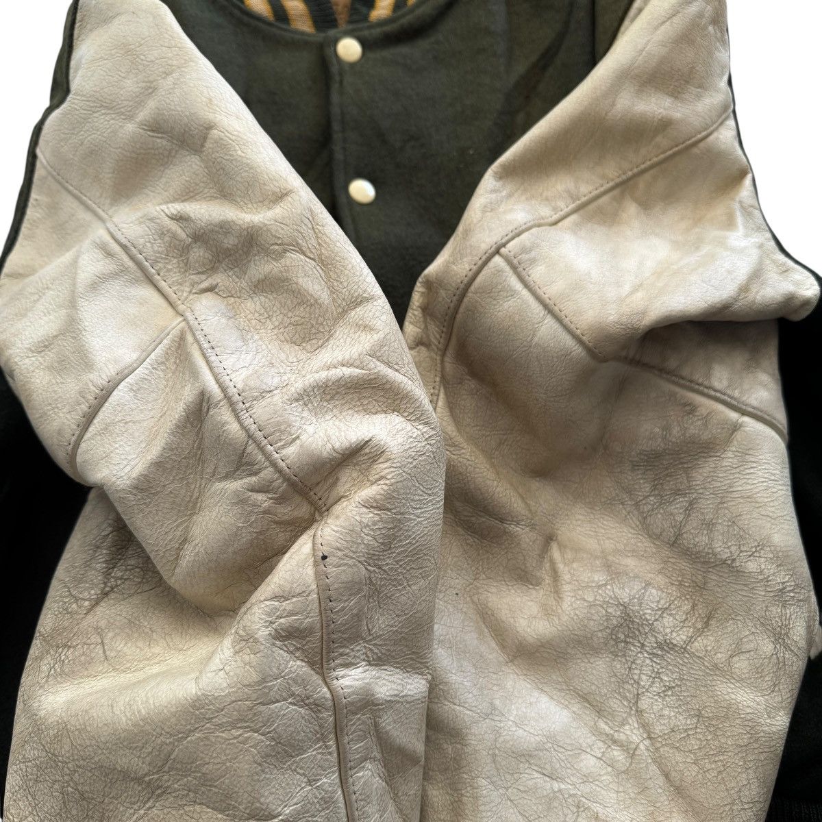 Golden Bear Vintage 90’s Golden Bear Varsity Jacket Wool Bomber Size US L / EU 52-54 / 3 - 11 Thumbnail