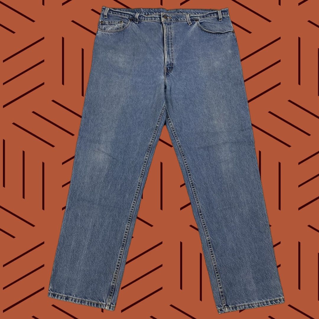 Levi's VINTAGE Levi's 540 Jeans 44x34 Relaxed Fit Blue Signature Made in USA 1990s Mens Size US 44 / EU 60 - 1 Thumbnail