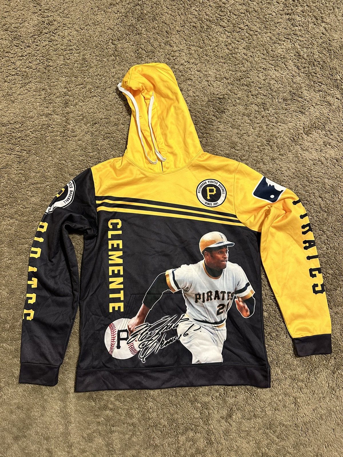 Nike × Vintage Vintage MLB Pirates “Clemente” Hoodie 00s size medium Size US M / EU 48-50 / 2 - 1 Thumbnail