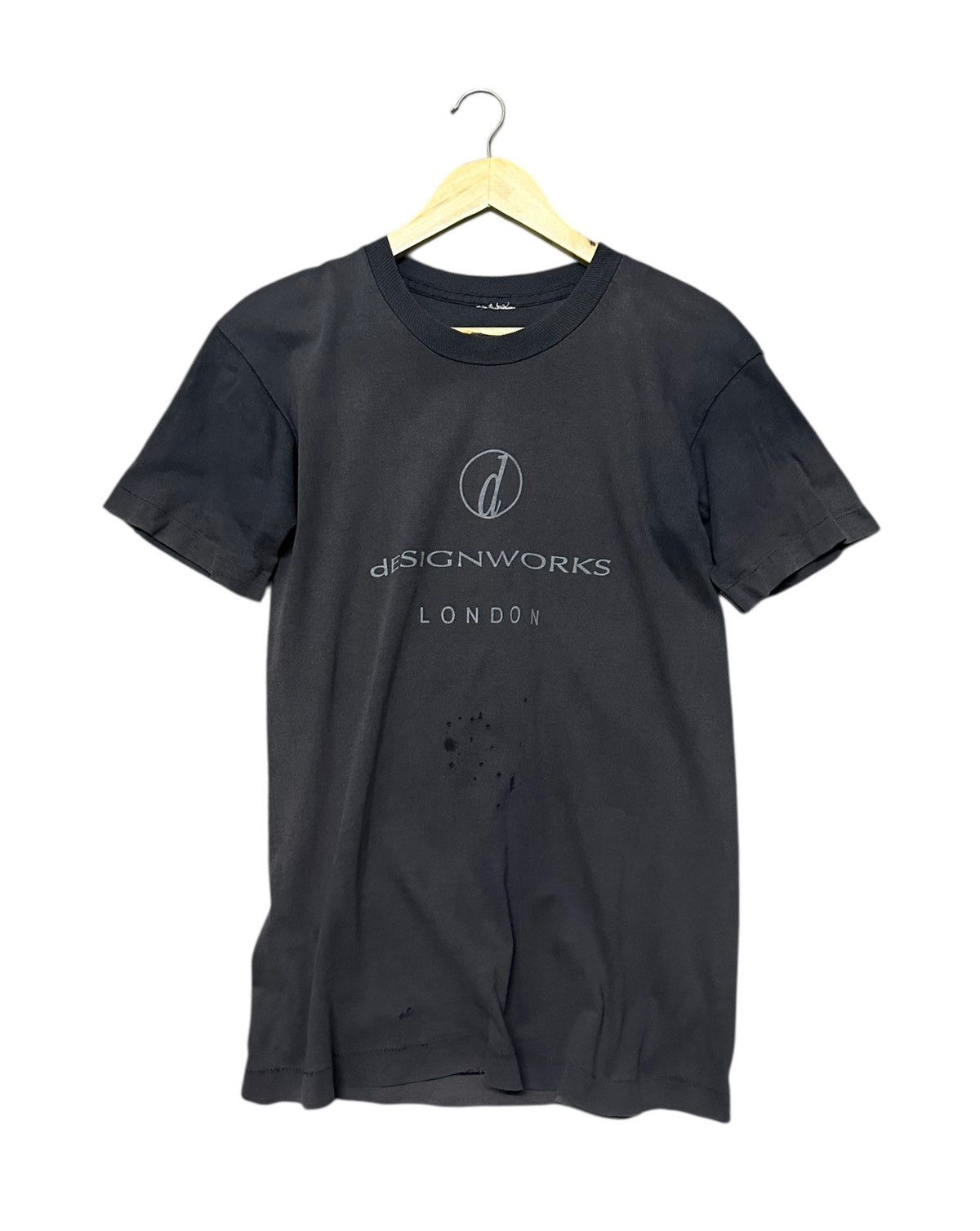 Vintage Vintage designworks London distressed tshirt Size US S / EU 44-46 / 1 - 7 Thumbnail