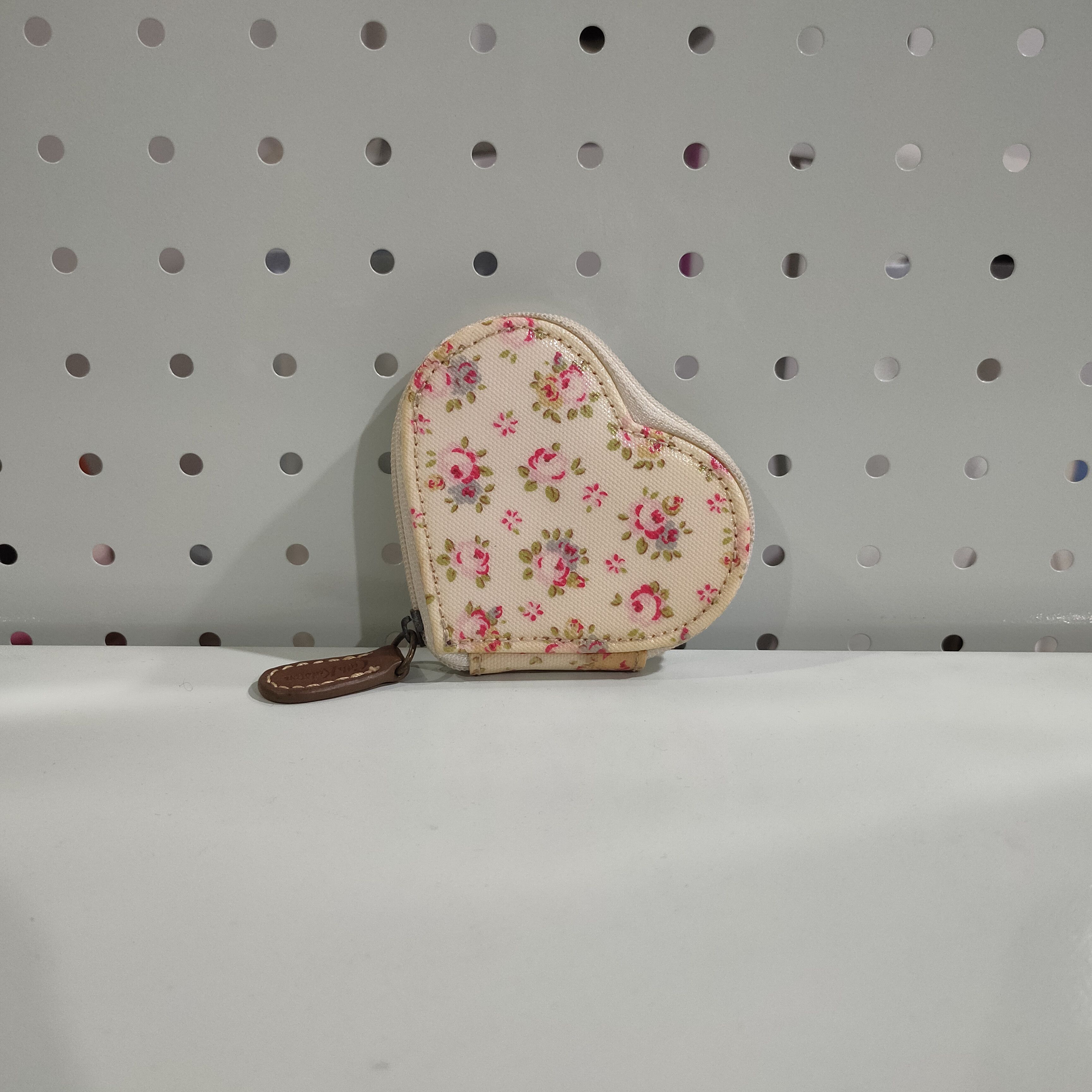 Other 🔥Cath Kidston small heart coin pouch Size ONE SIZE - 1 Thumbnail