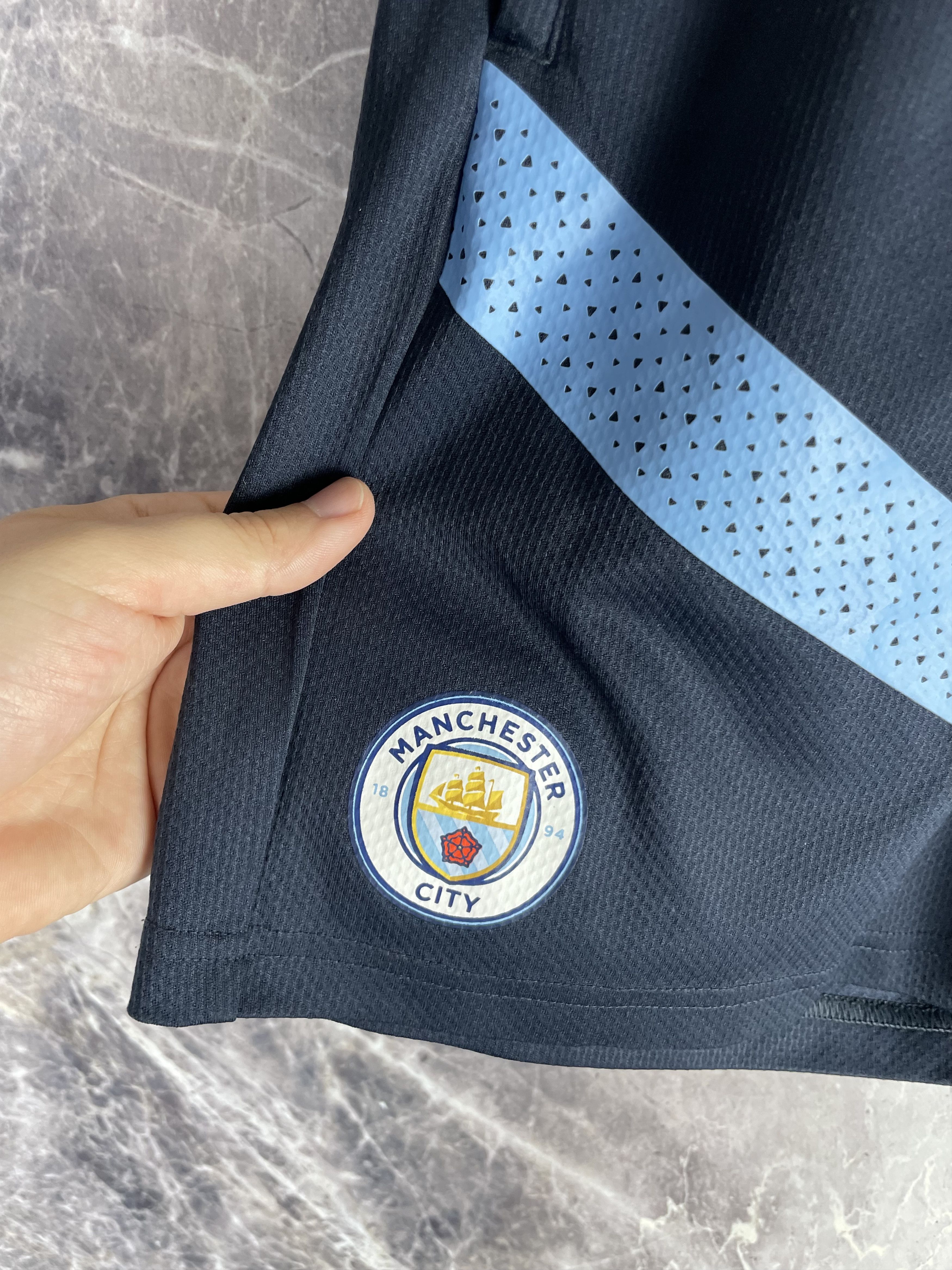Puma Vintage Puma Manchester City Soccer Shorts Size US 32 / EU 48 - 3 Thumbnail