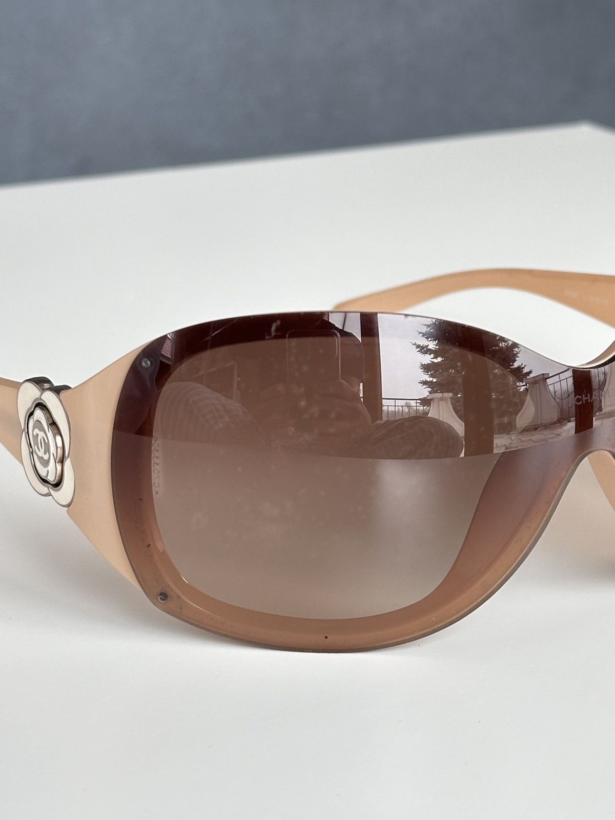 Chanel CHANEL Oval CC Camellia Logo Beige Sunglasses 6032 Size ONE SIZE - 8 Thumbnail