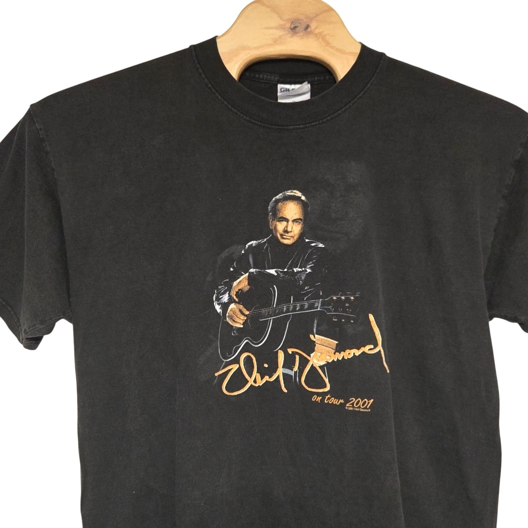 Gildan VINTAGE Neil Diamond Concert T-Shirt On Tour 2001 Men's XL Black Gildan T-Shirt Size US XL / EU 56 / 4 - 2 Thumbnail