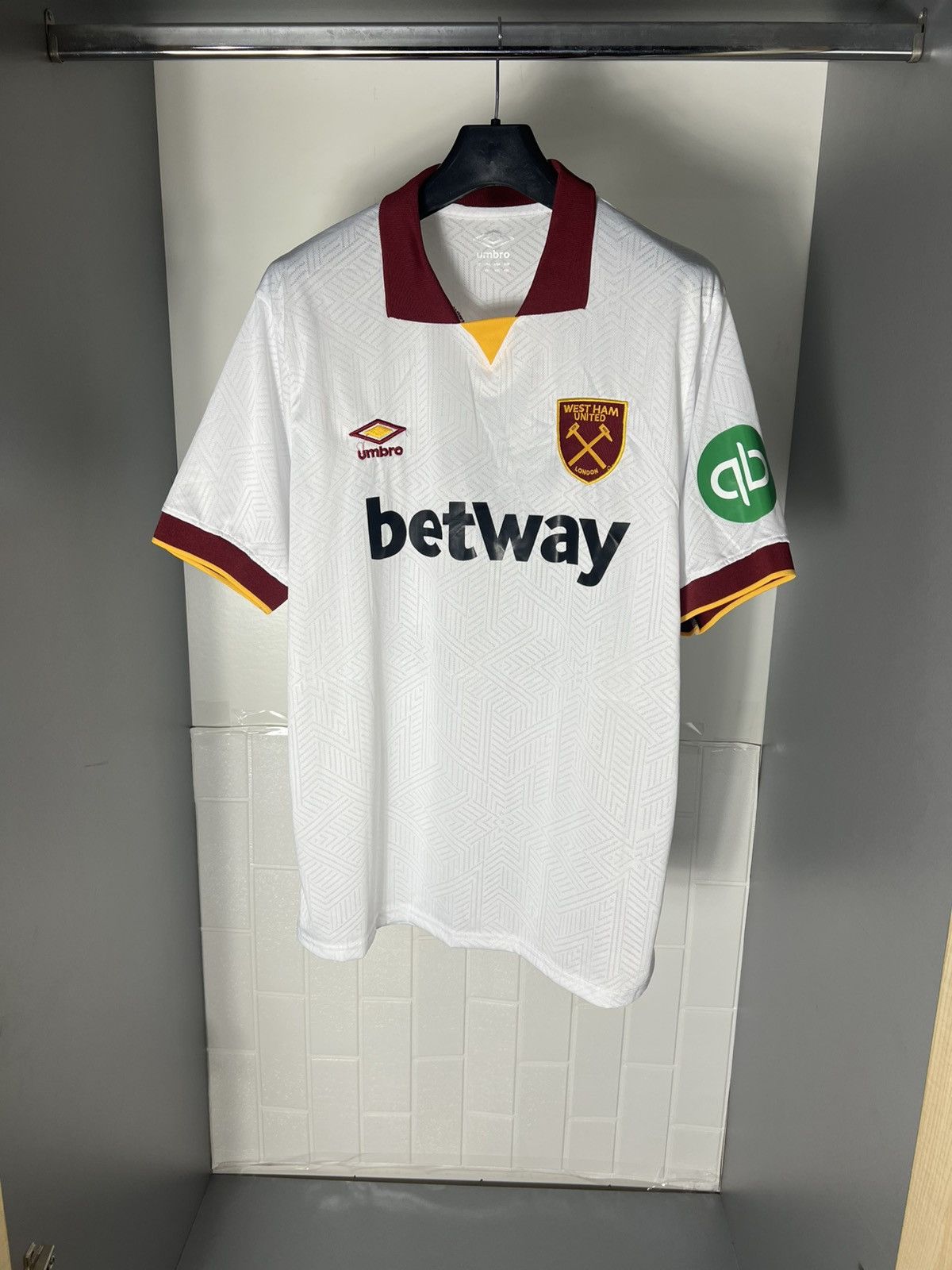 Umbro × Vintage VERY RARE UMBRO FC WEST HAM UNITED ENGLAND SOCCER JERSEY Y2K Size US XXL / EU 58 / 5 - 2 Thumbnail