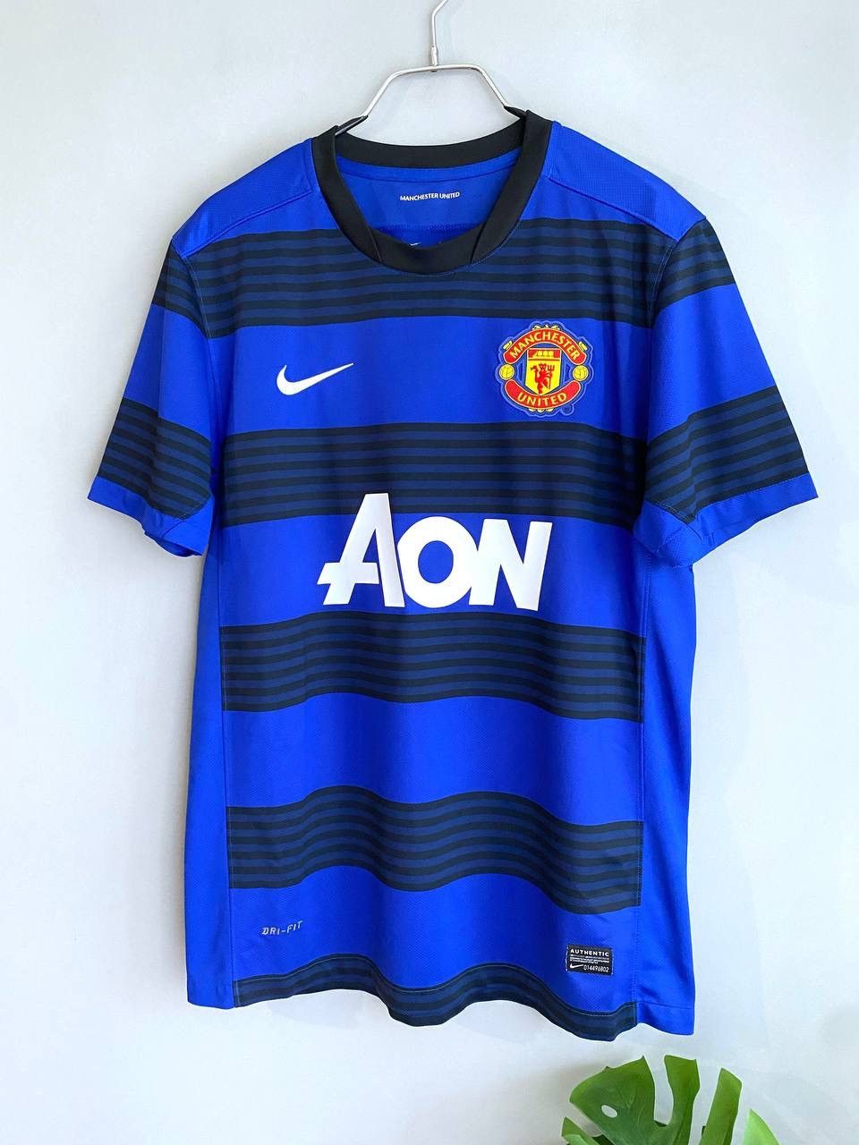 Nike Nike Manchester United 2011/2012 Away Soccer Jersey, Size L Size US L / EU 52-54 / 3 - 2 Thumbnail
