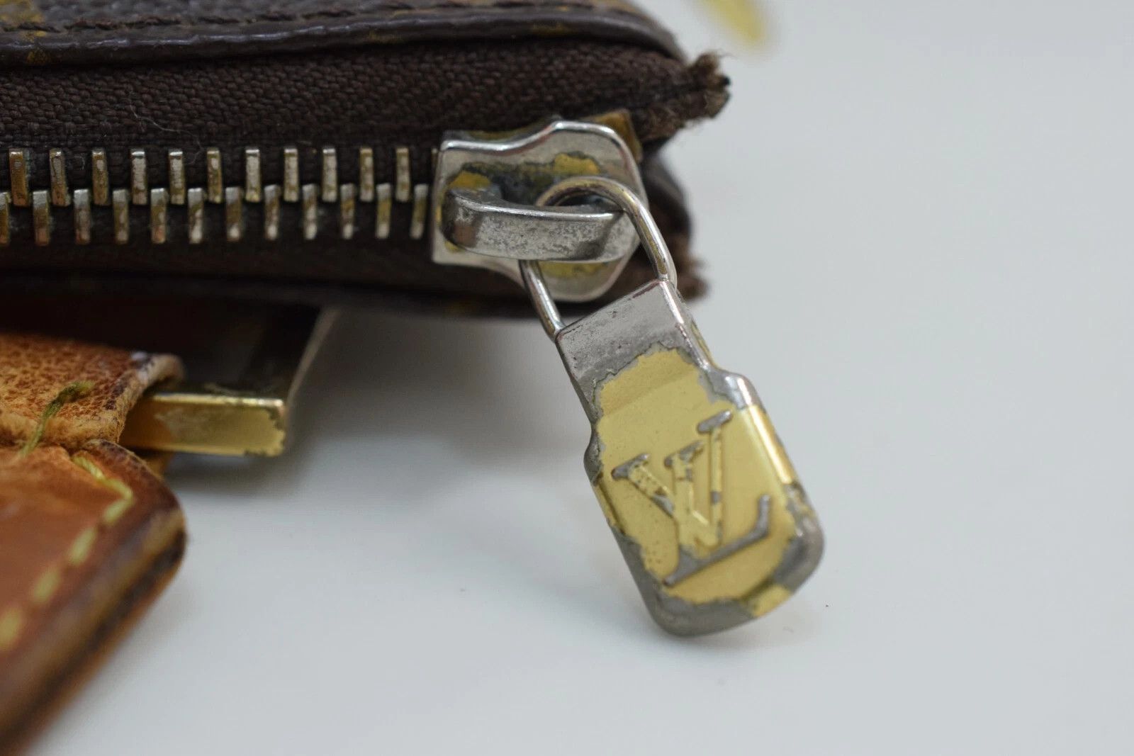 Louis Vuitton Louis Vuitton Pochette Bosphore CrossbodyBag Monogram M40044 Size ONE SIZE - 12 Thumbnail