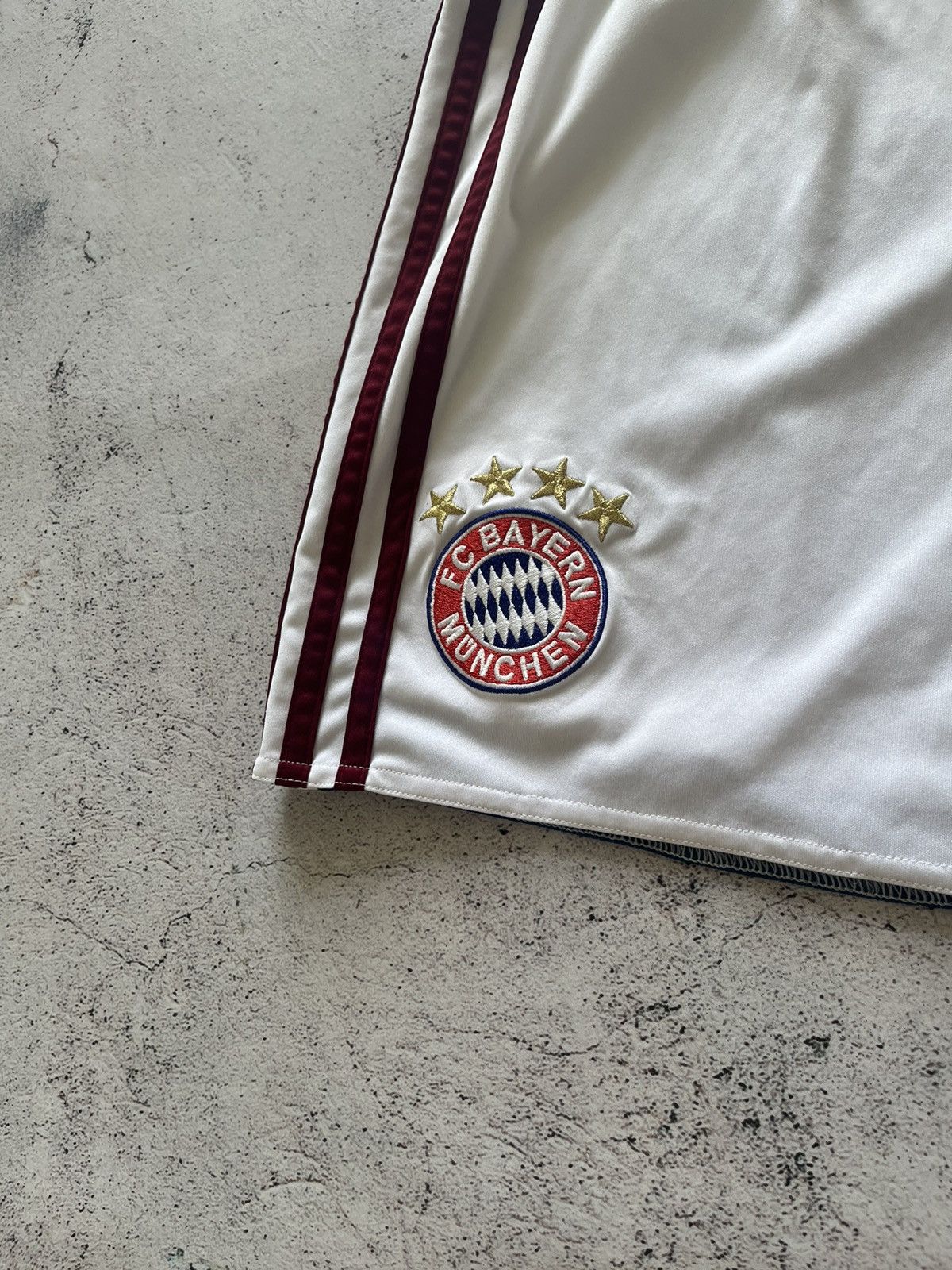 Adidas ADIDAS FC BAYERN MUNCHEN 2014/2015 FOOTBALL SHORT,SOCCER,S Size US 30 / EU 46 - 2 Thumbnail