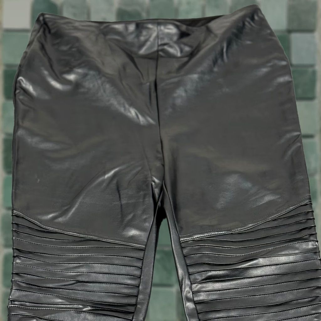 Tudor LYSSE New York Black Faux Leather Moto Pants Ribbed Pintuck Stretch Jogger Leggings Womens L Size 36" / US 14 / IT 50 - 1 Thumbnail