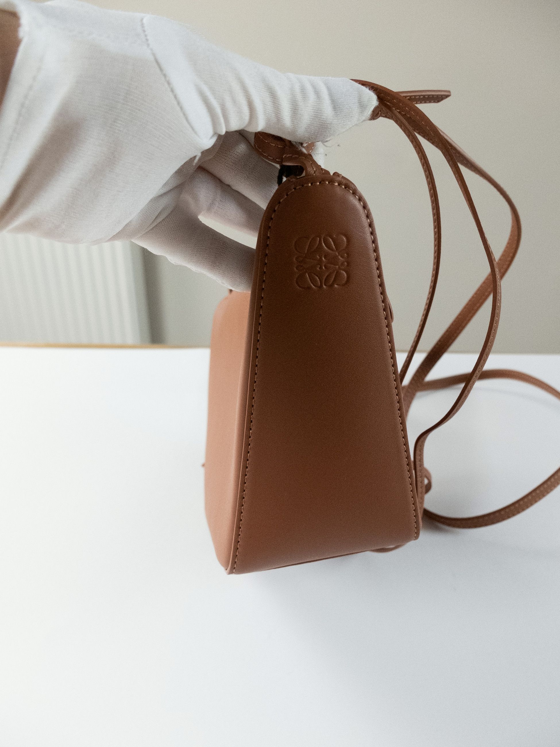 Loewe LOEWE Mini Hammock brown leather hobo shoulder bag Size ONE SIZE - 7 Thumbnail