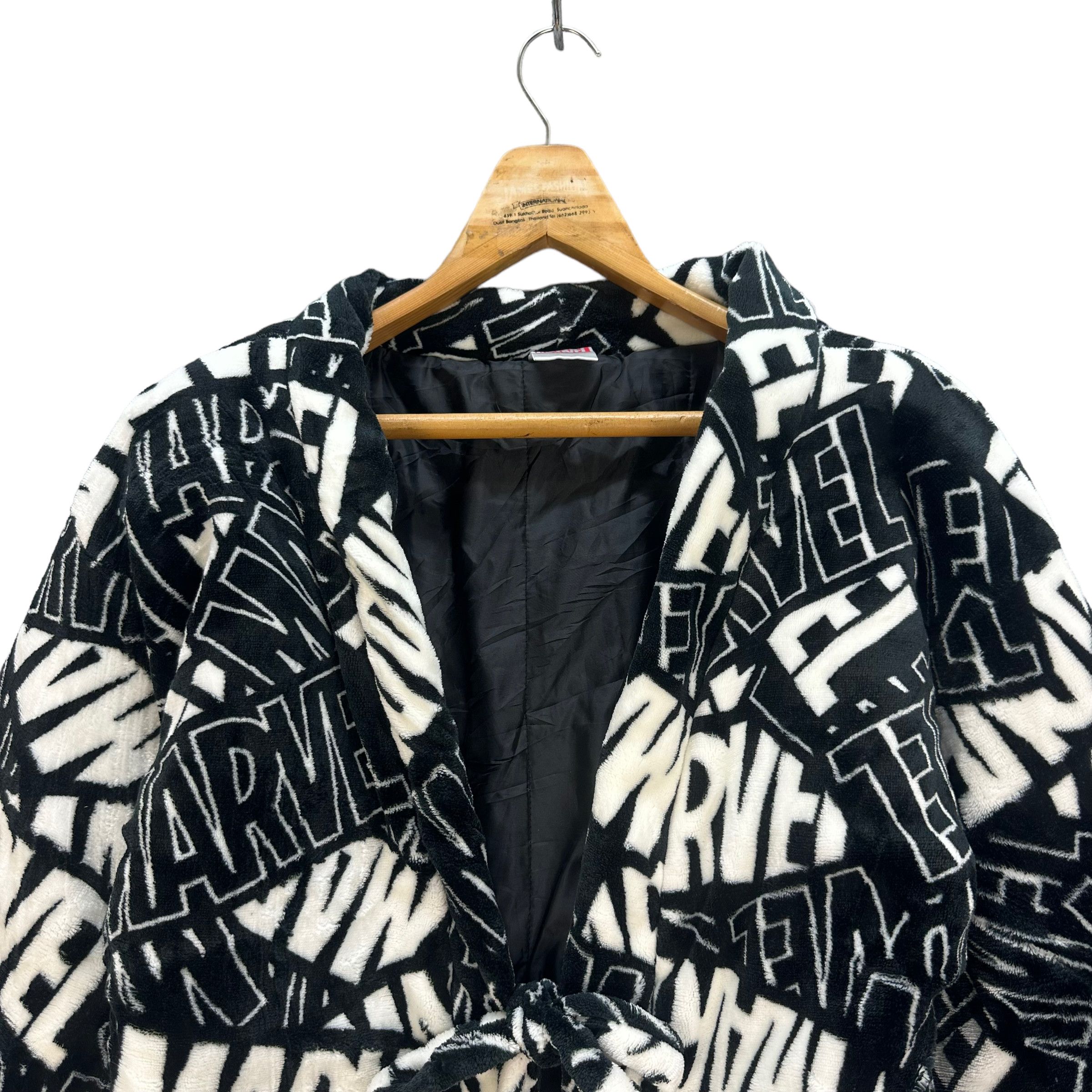 Marvel Comics MARVEL FULLPRINT FLEECE KIMONO #7872-186 Size US M / EU 48-50 / 2 - 2 Thumbnail