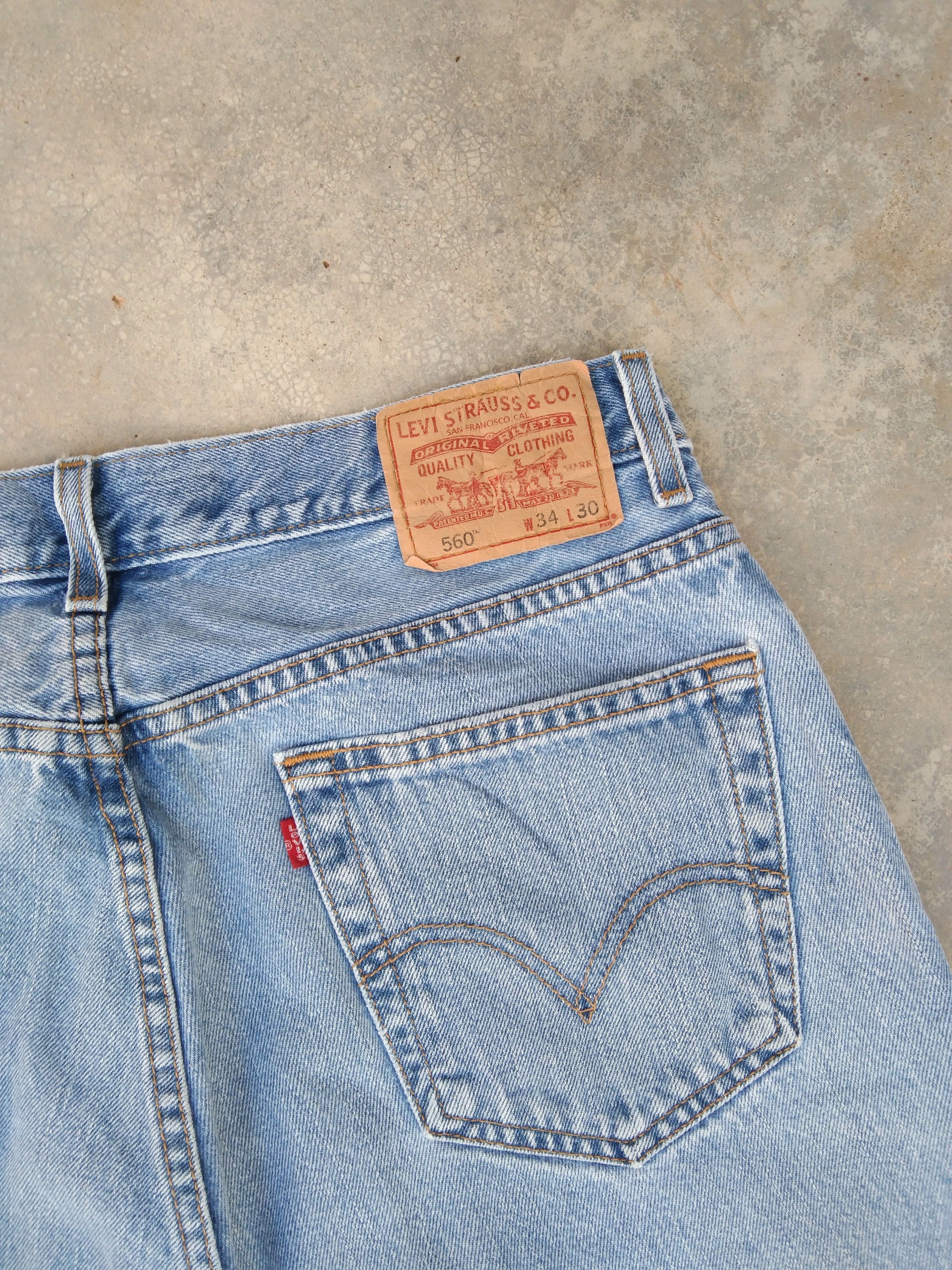 Levi's Vintage Levi's Jeans 560 Light Wash Relaxed Denim 34x30 Size US 34 / EU 50 - 4 Thumbnail