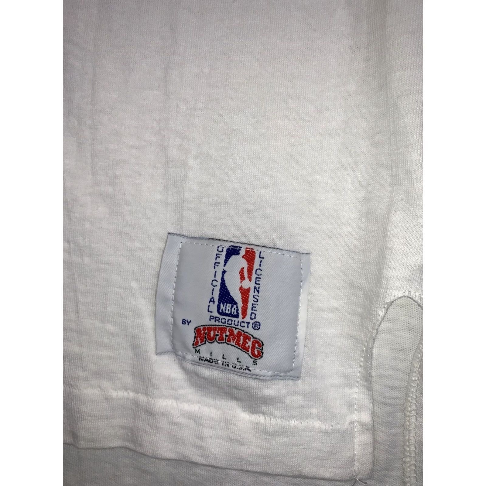 Nutmeg VINTAGE Dead Stock Nutmeg Mills Charlotte Hornets Mens Long Sleeve Shirt XL White 1980s Graphic Tee Sportswear Mens Size US XL / EU 56 / 4 - 3 Thumbnail