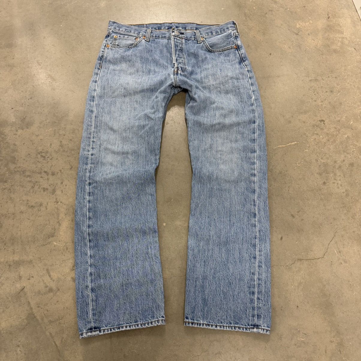 Levi's Levi's 501 Original Fit Jeans Light Wash Size US 34 / EU 50 - 3 Thumbnail