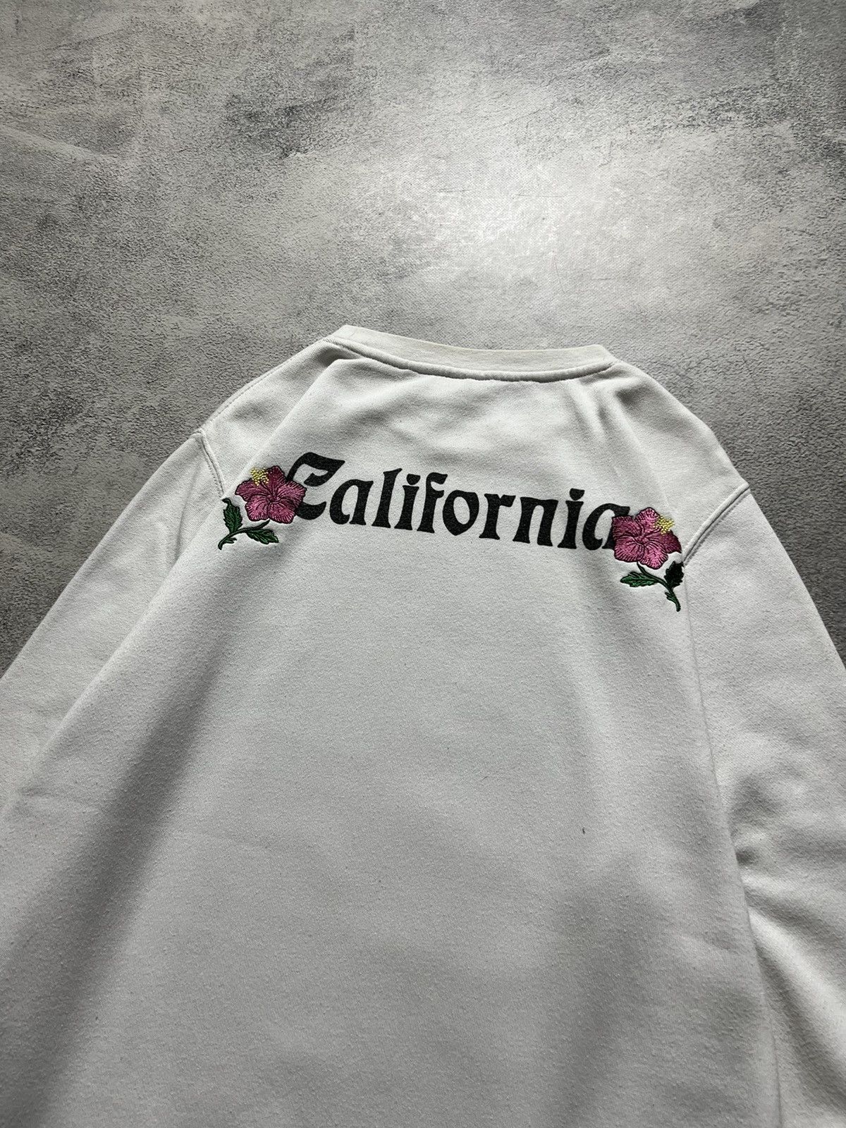 Stussy Vintage Y2k Stussy 🌸 California White 🤍 USA Sweatshirt 00’s Size US M / EU 48-50 / 2 - 10 Thumbnail
