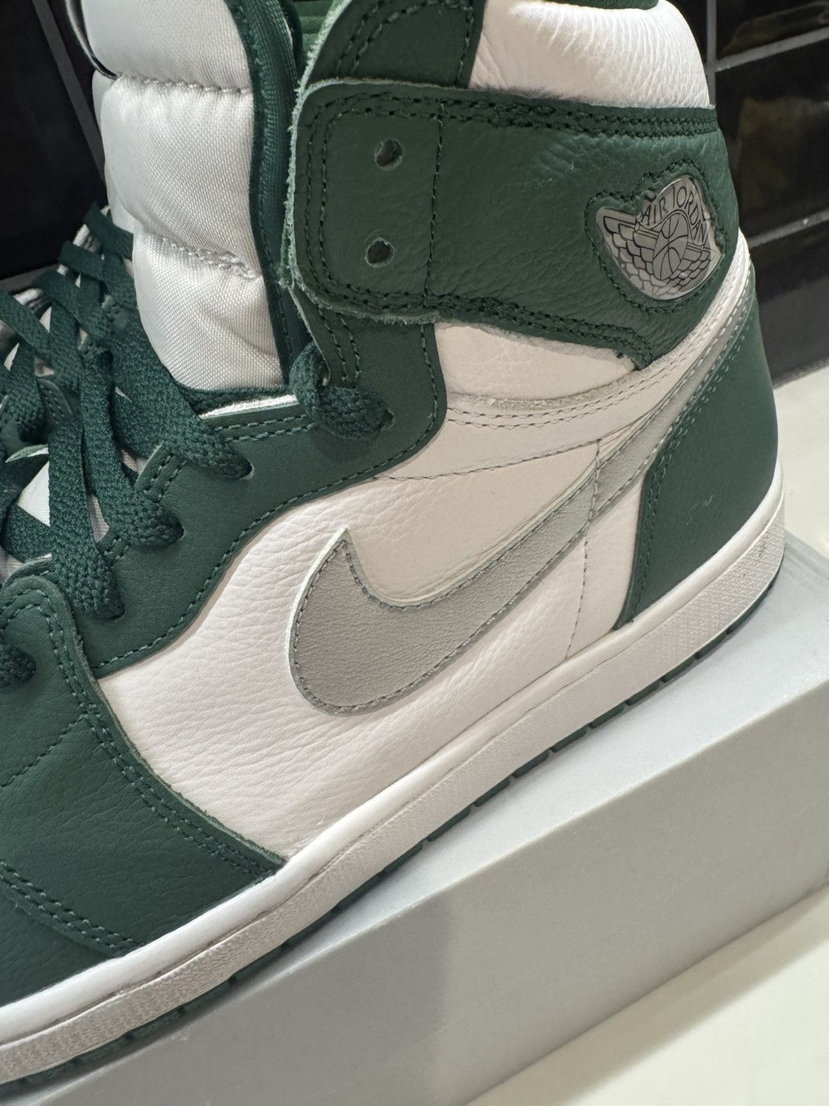 Nike Nike Air Jordan 1 High OG Gorge Green Sneakers – Size 13 Size US 13 / EU 46 - 9 Thumbnail
