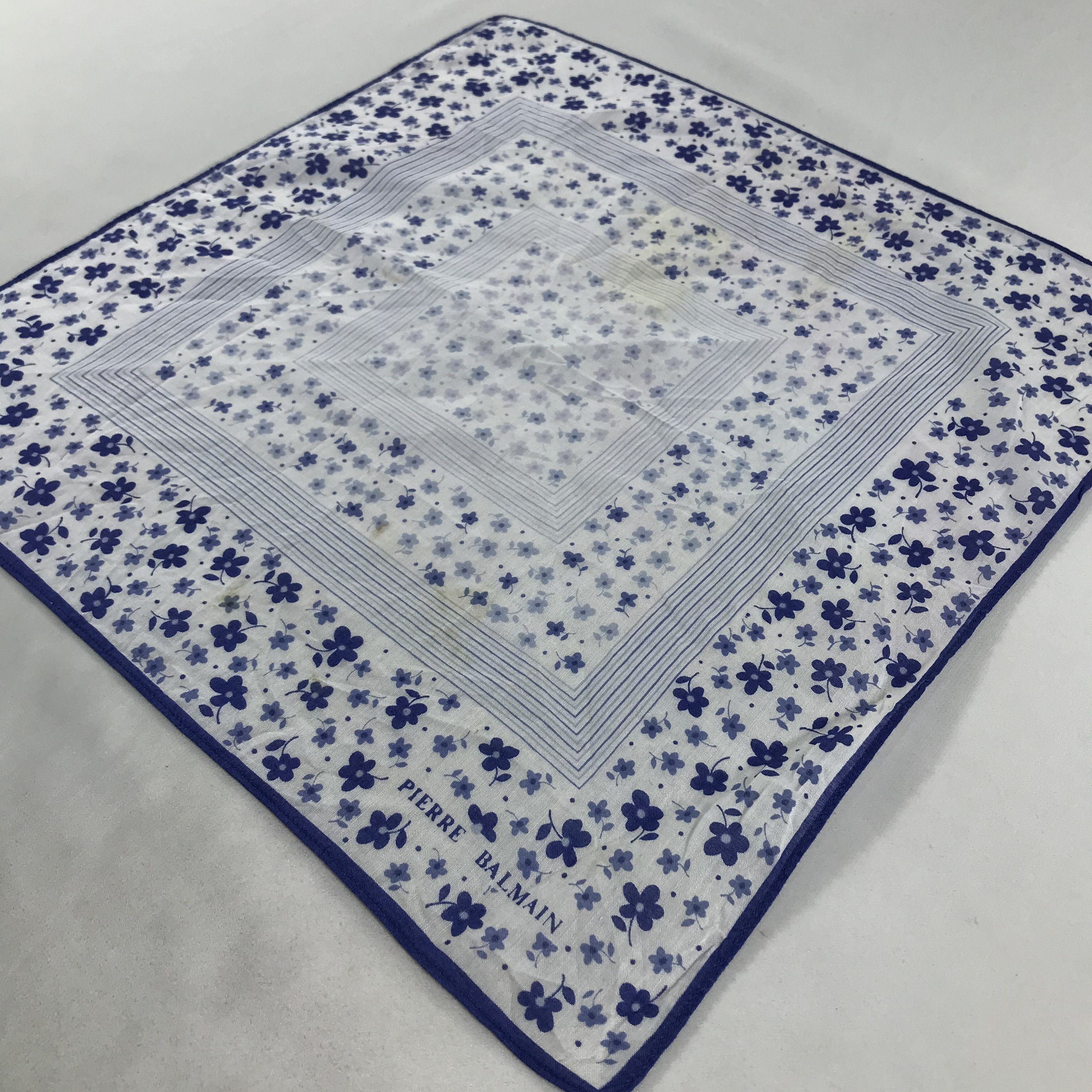 Pierre Balmain × Vintage Pierre Balmain Bandana / Handkerchief / Neckerchief - S1892 Size ONE SIZE - 2 Thumbnail
