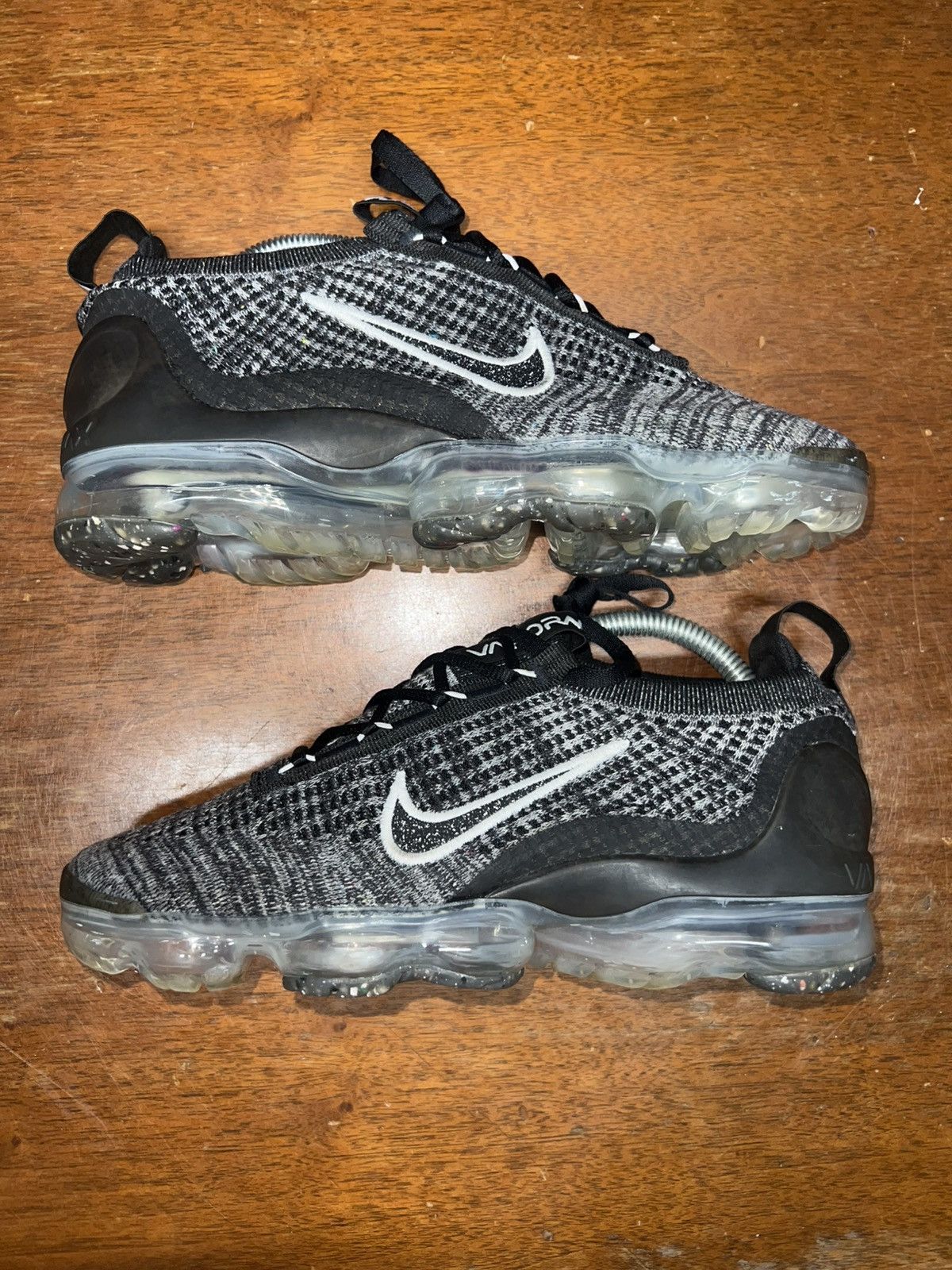 Nike WMNS Air Vapormax 2021 Flyknit Oreo size 8.5W Size US 8.5 / IT 38.5 - 1 Thumbnail