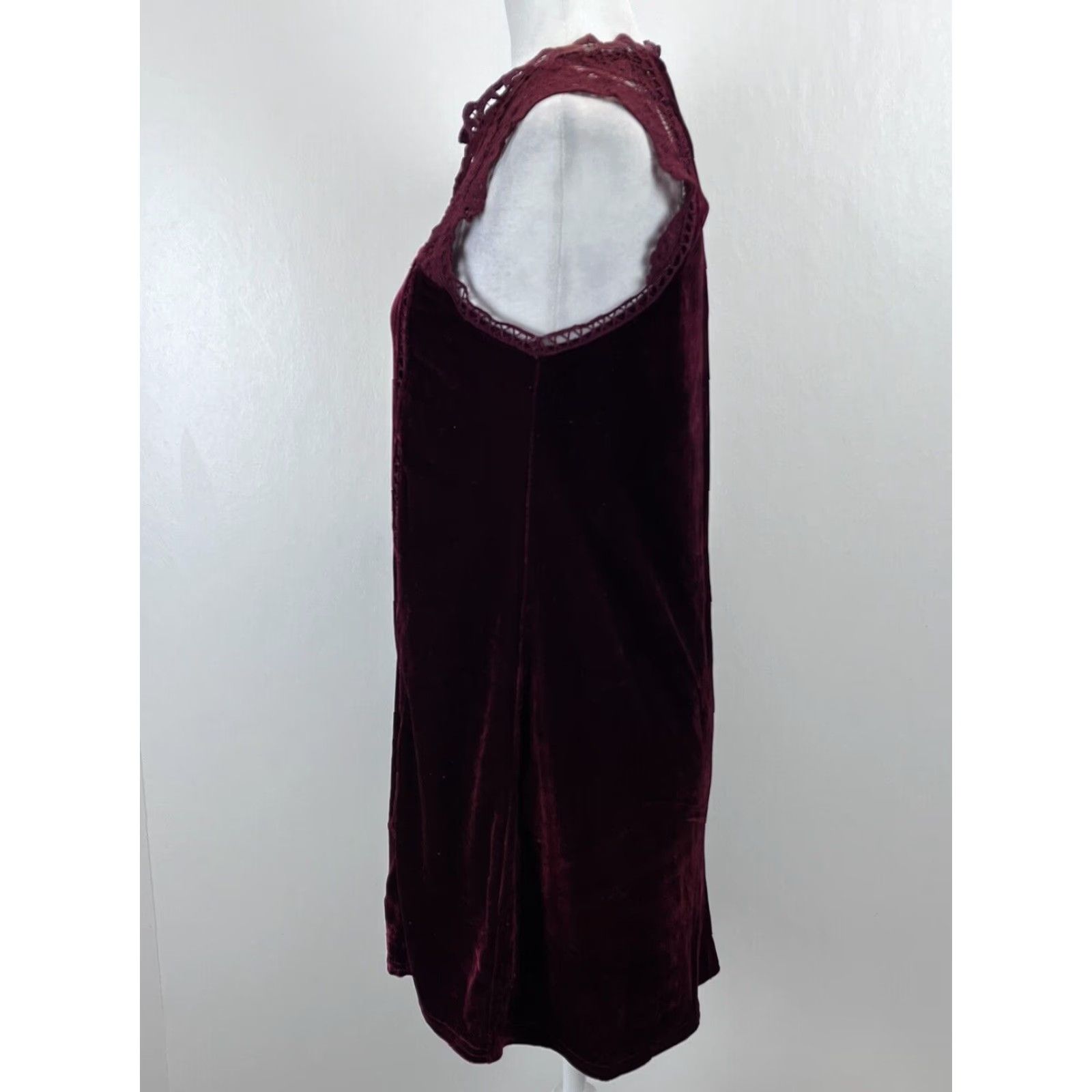 Lulus Lulu’s Who’s Who Maroon Velvet Dress Sz Small Holiday Short Grunge Goth Lace Velvet Dress Short Maroon Bohemian Goth Grunge Lace Lounge? Size 28" / US 6 / IT 42 - 2 Thumbnail