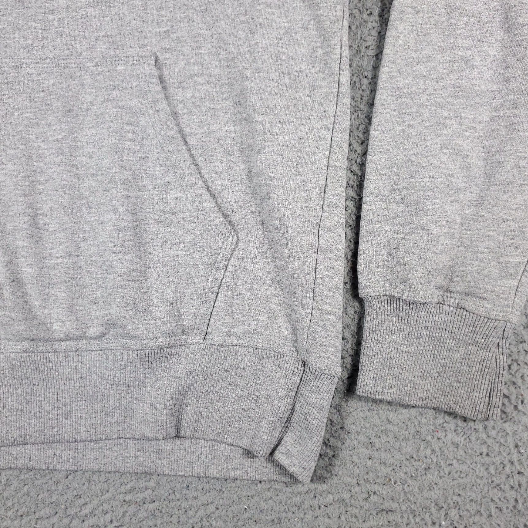 Champion VINTAGE Champion Pullover Hoodie Sweatshirt Adult Medium Gray Casual Unisex All Seasons Active Sports Size US M / EU 48-50 / 2 - 5 Thumbnail