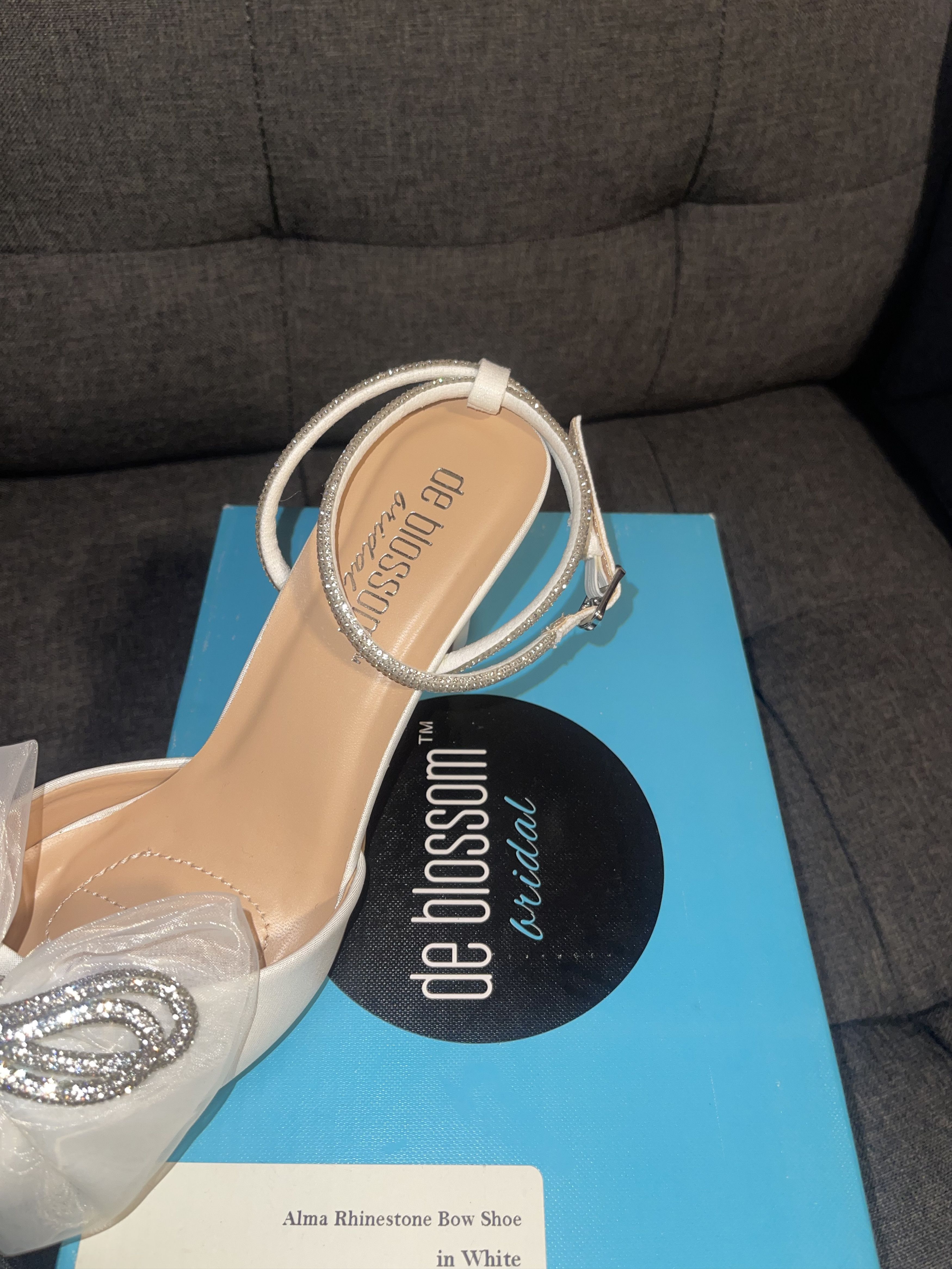 Other de Blossom ALMA-19 Rhinestone Bow White Satin Pumps Size 6.5 Size US 6.5 / IT 36.5 - 6 Thumbnail
