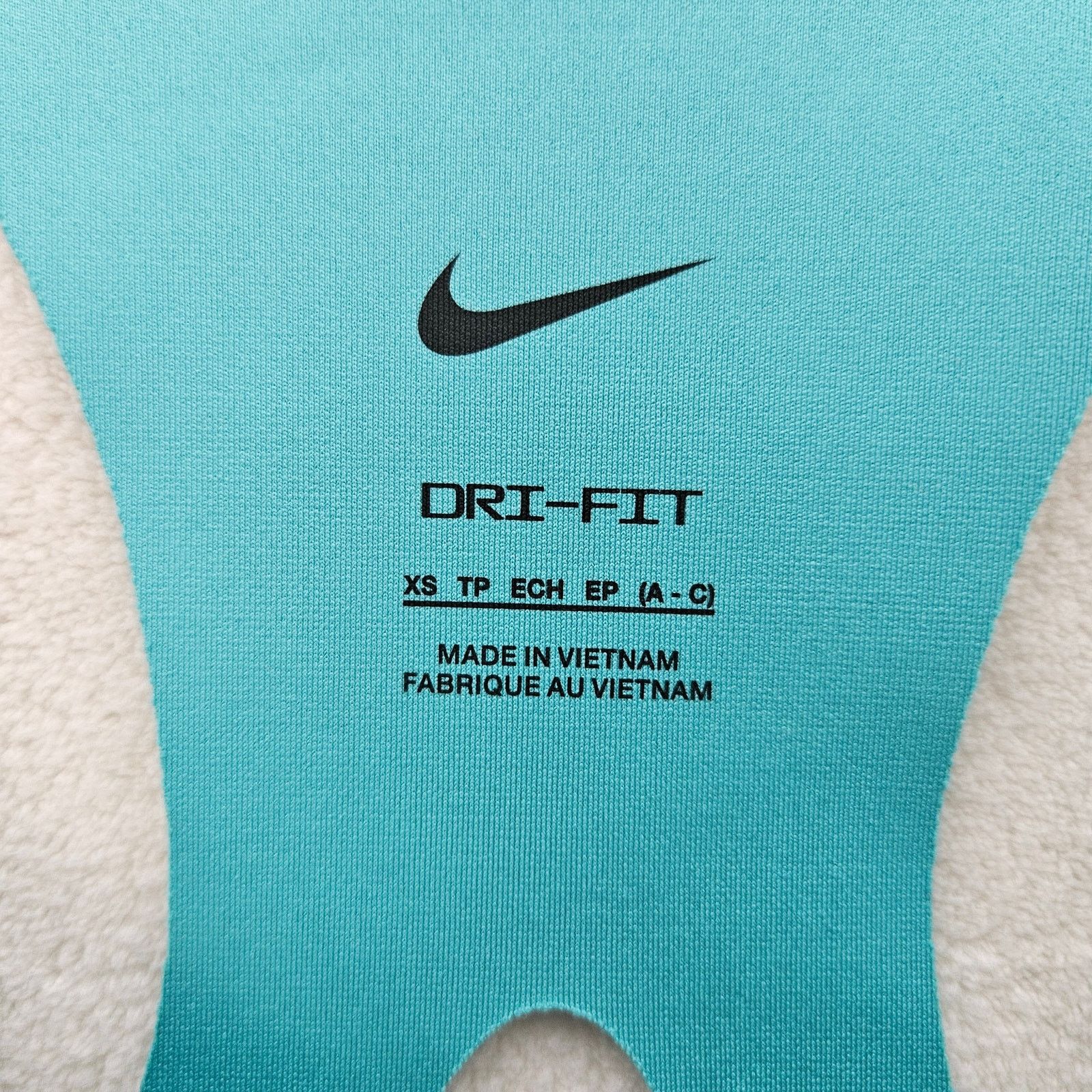 Nike NIKE WOMEN'S XS(A-C) ALPHA FRONT ZIP HIGH SUPPORT SPORTS BRA Size ONE SIZE - 2 Thumbnail