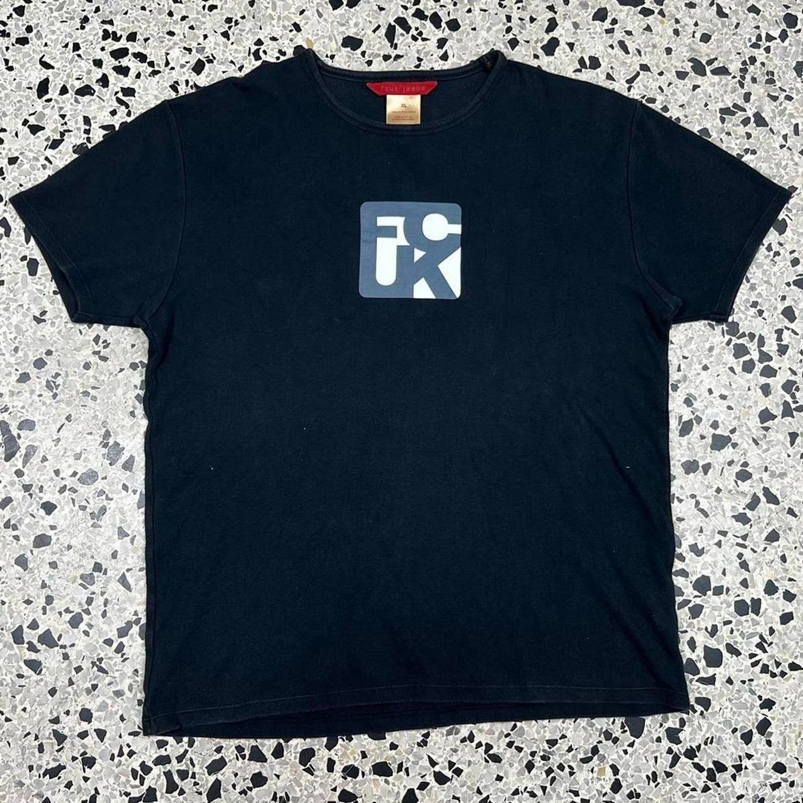 Japanese Brand × Vintage VINTAGE Y2K FCUK JEANS FCUK LOGO TEE Size US XL / EU 56 / 4 - 1 Thumbnail