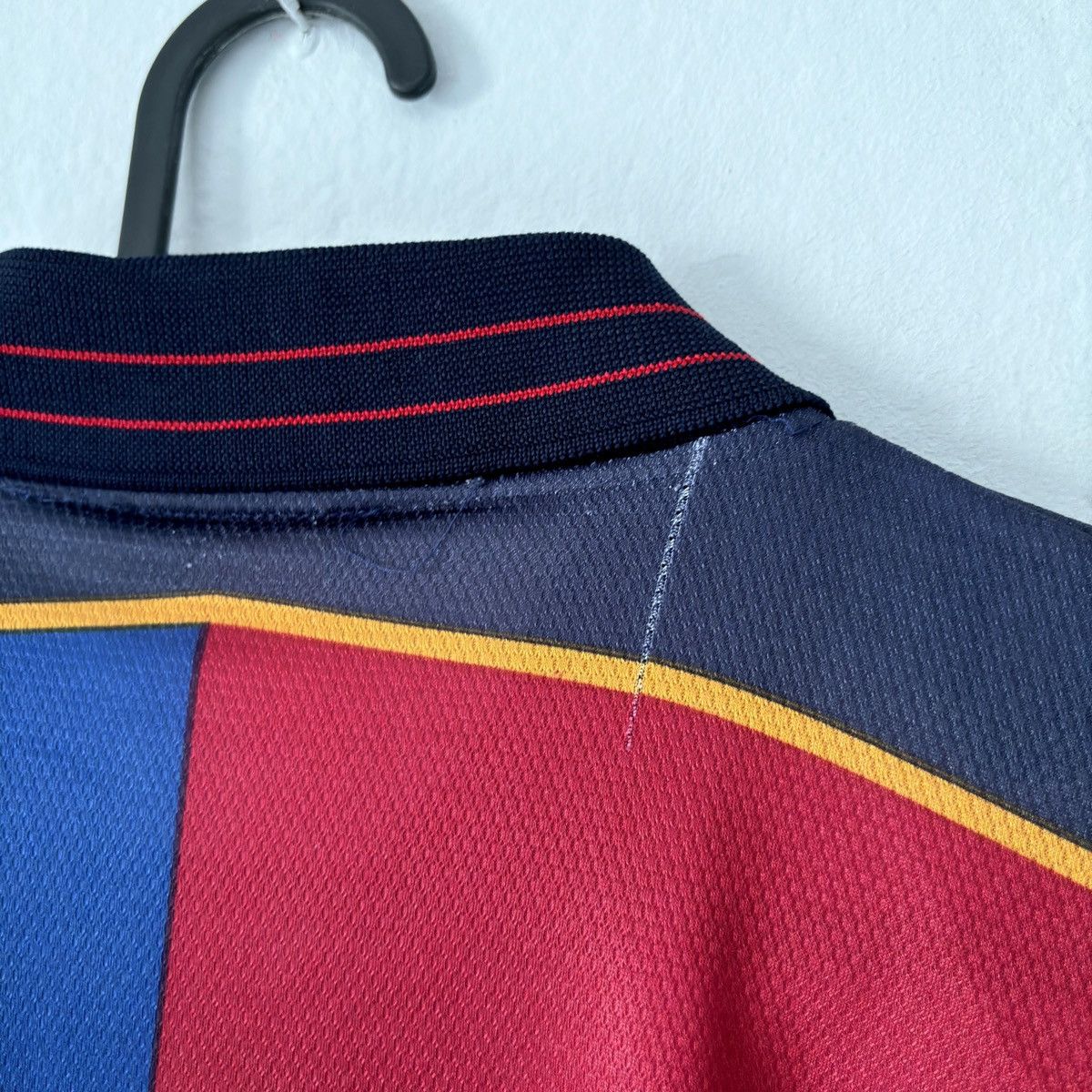 Vintage 1999 2000 FC Barcelona Retro Vintage Home Kit Soccer Jersey Size US L / EU 52-54 / 3 - 9 Thumbnail