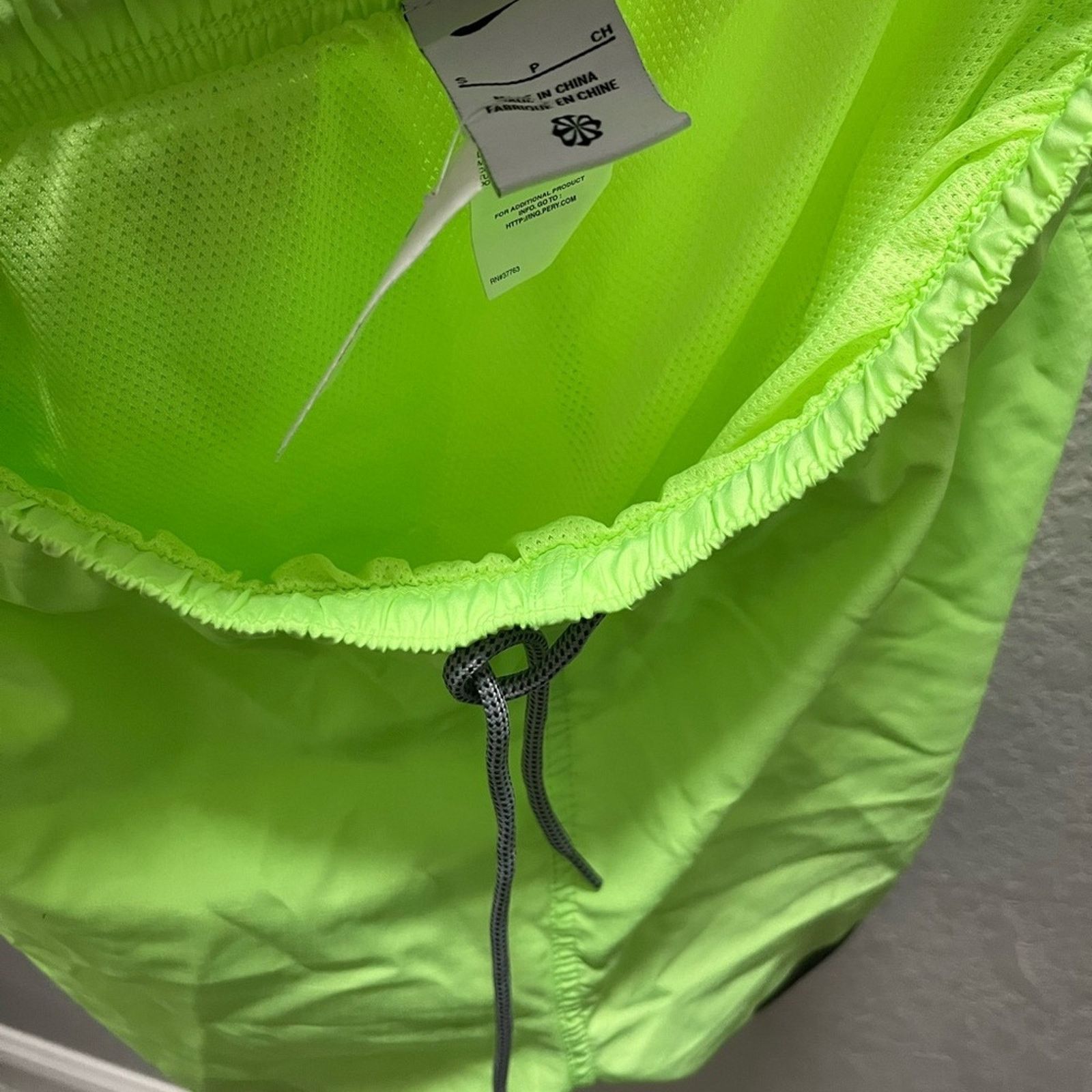 Nike Nike Men Small Neon Swim Trunks Pockets with Netting Size US 29 - 12 Thumbnail