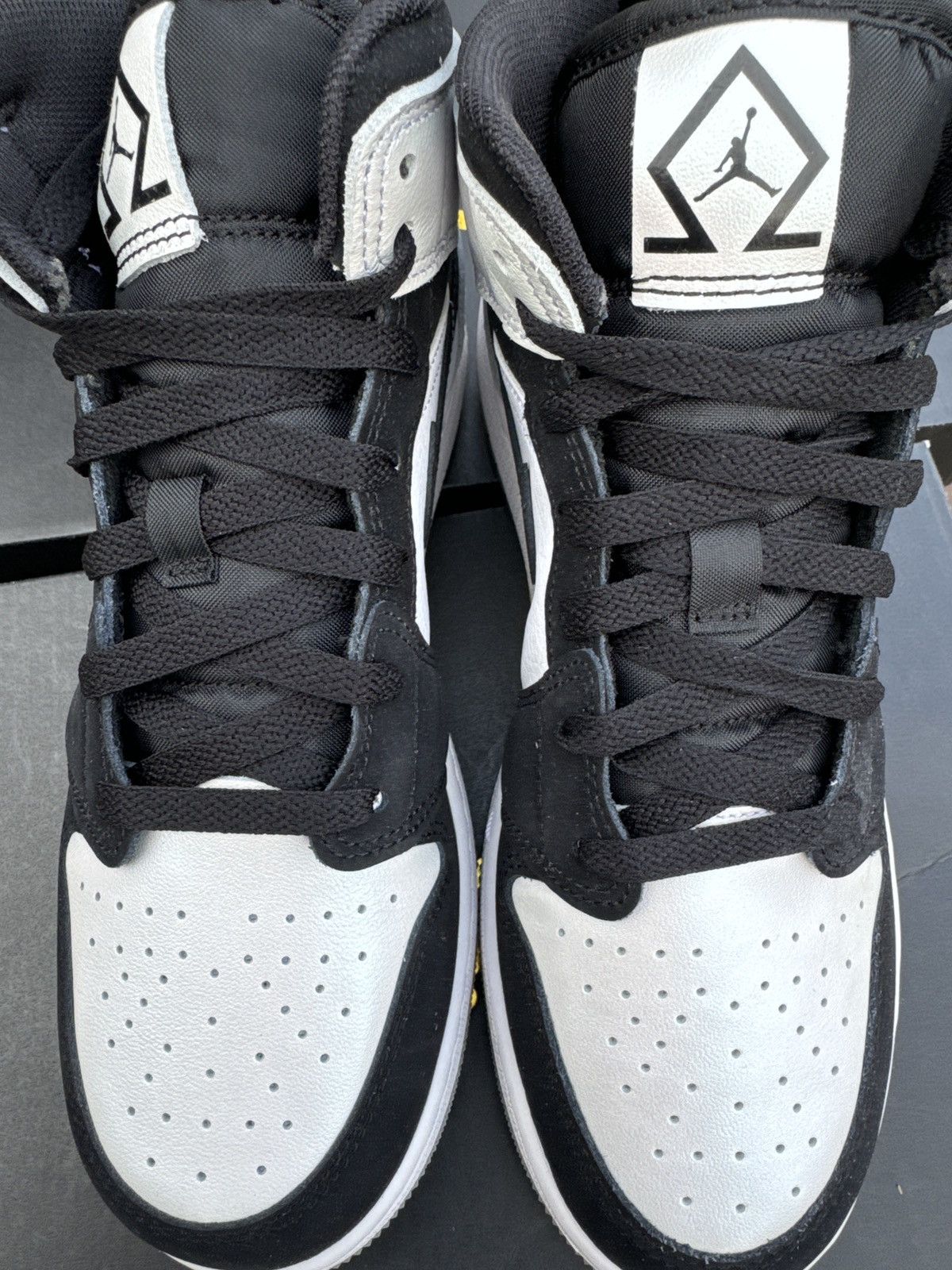 Jordan Brand Jordan 1 Mid Diamond Shorts (Gs) Size US 6.5 / EU 39-40 - 7 Thumbnail