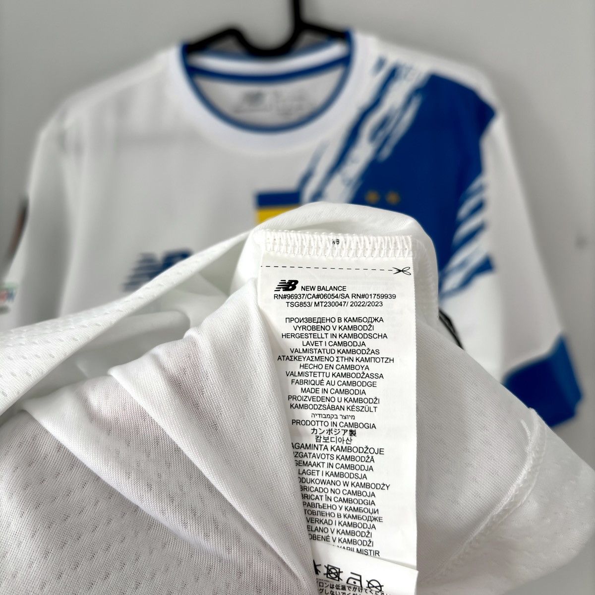 New Balance 2022 2023 Dynamo Kyiv Ukraine Poland Kedziora Soccer Jersey Size US L / EU 52-54 / 3 - 7 Thumbnail