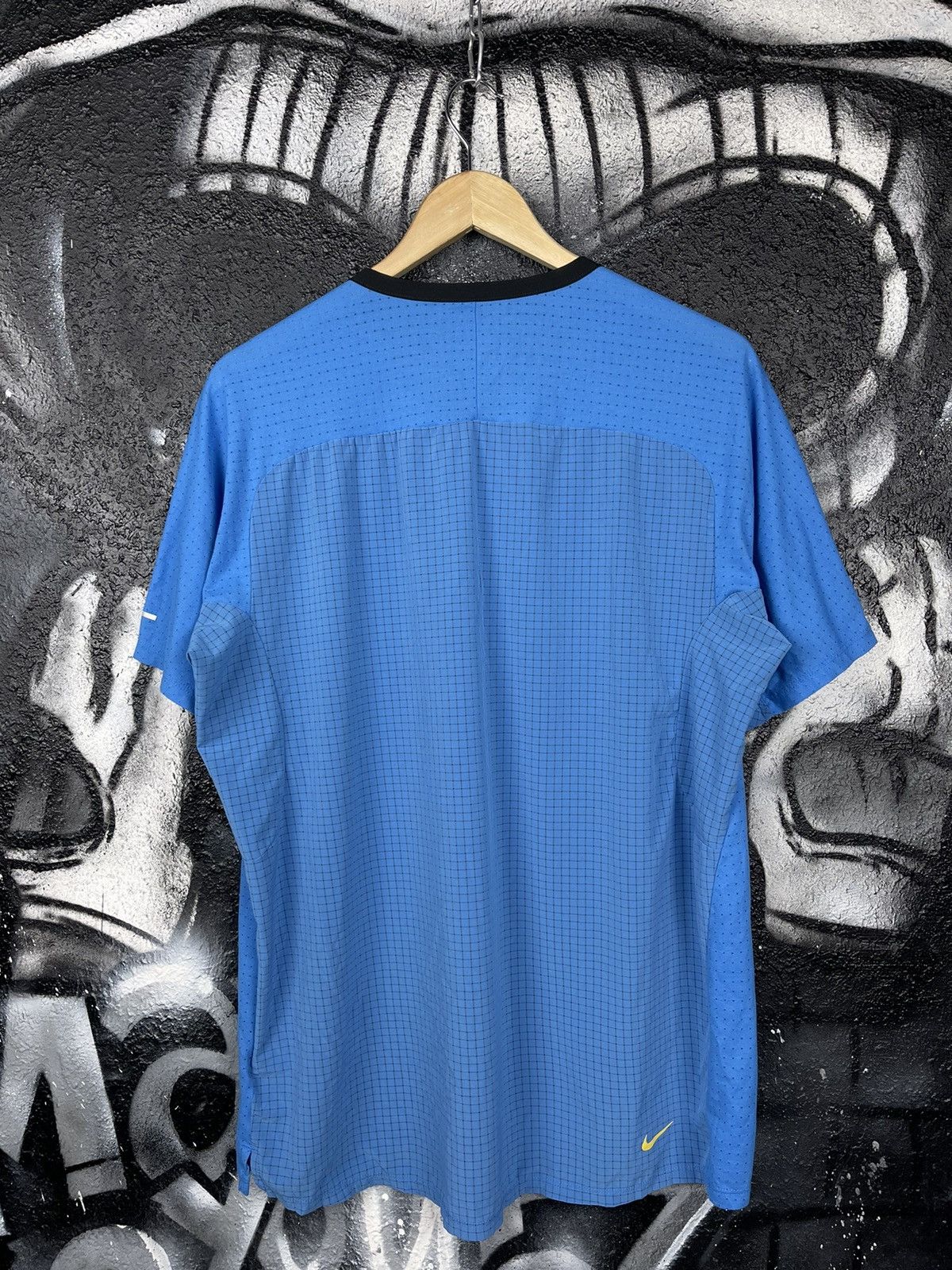 Nike Nike Dri-Fit Solar Chase Trail T-Shirt Men’s Size Large Size US L / EU 52-54 / 3 - 4 Thumbnail