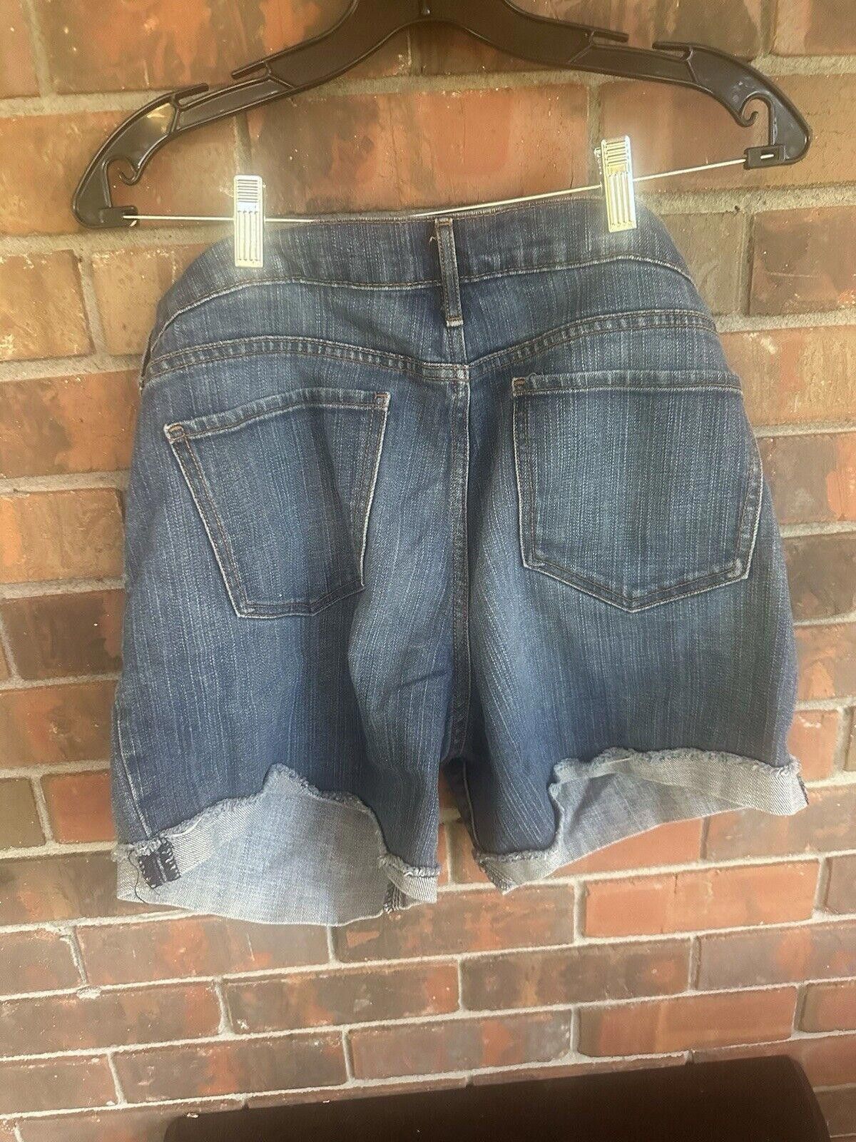 Old Navy Old Navy Sweetheart Jean Shorts Size 12 Size 34" / US 12 / IT 48 - 2 Thumbnail