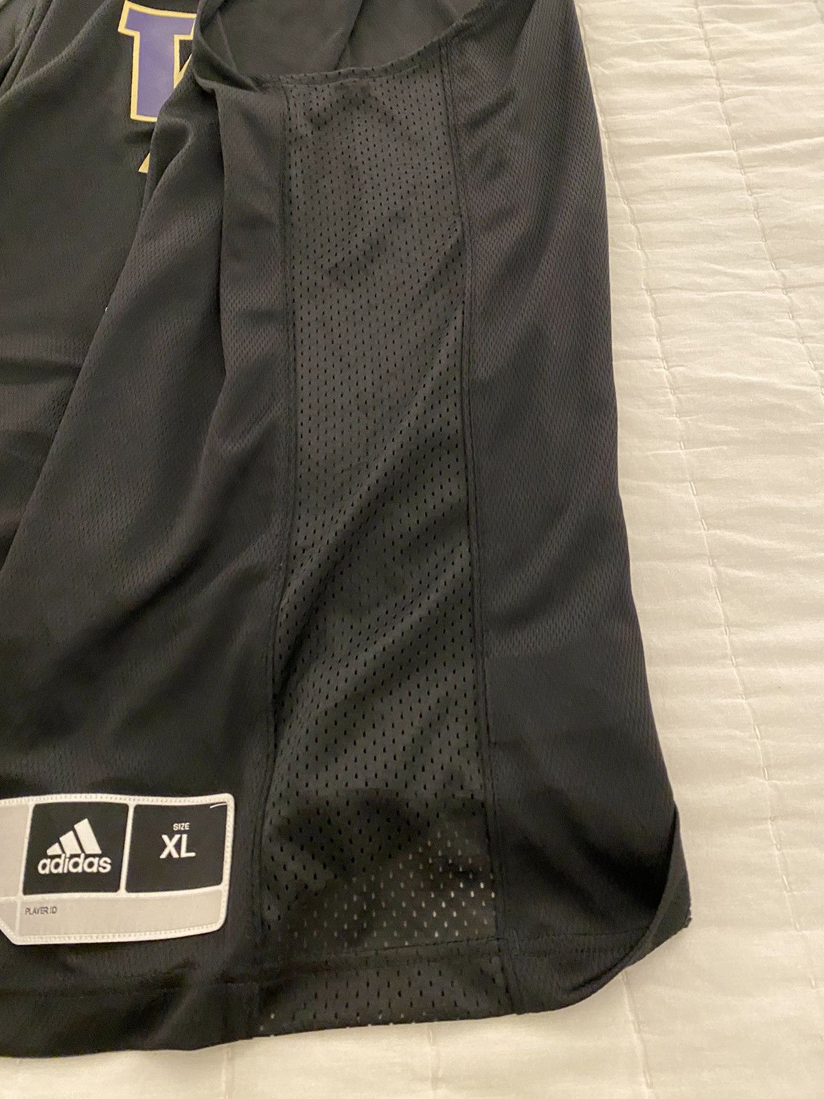 NCAA Adidas U of Washington Basketball Swingman Jersey XL Size US XL / EU 56 / 4 - 9 Thumbnail
