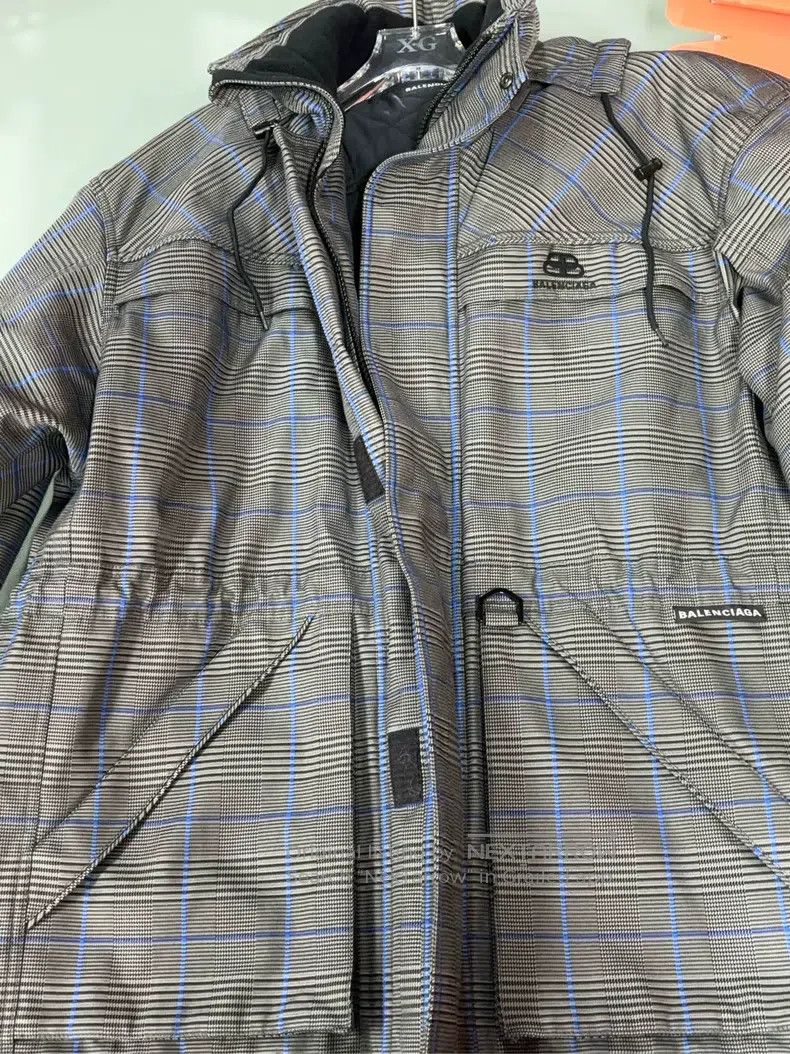 Balenciaga Balenciaga Plaid hooded jacket Size US S / EU 44-46 / 1 - 8 Thumbnail