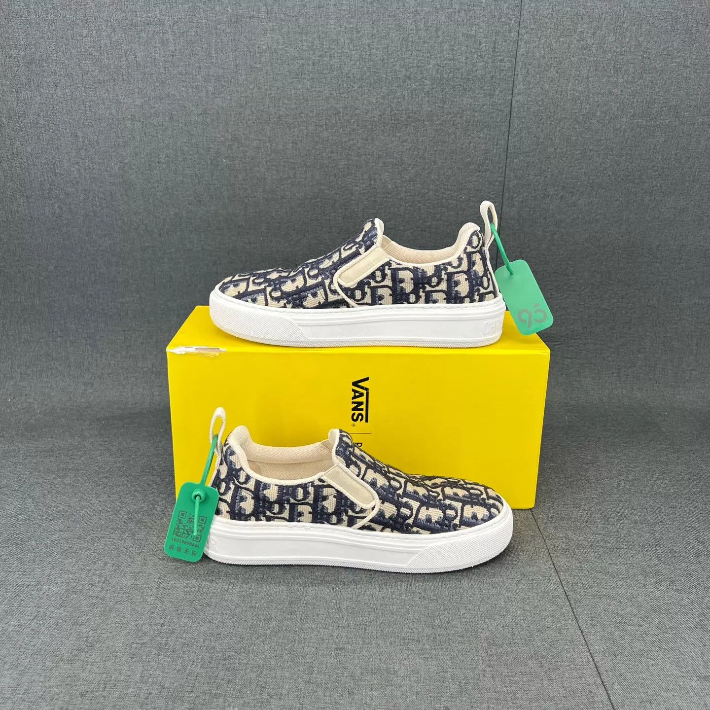 Dior Dior Solar Blue White All Over Print 35 Original Box Size US 4.5 / IT 34.5 - 3 Thumbnail