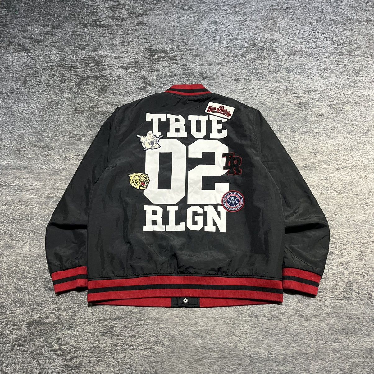 True Religion True Religion 02 Button Varsity Bomber Jacket Size 3XL Size US XXL / EU 58 / 5 - 2 Thumbnail