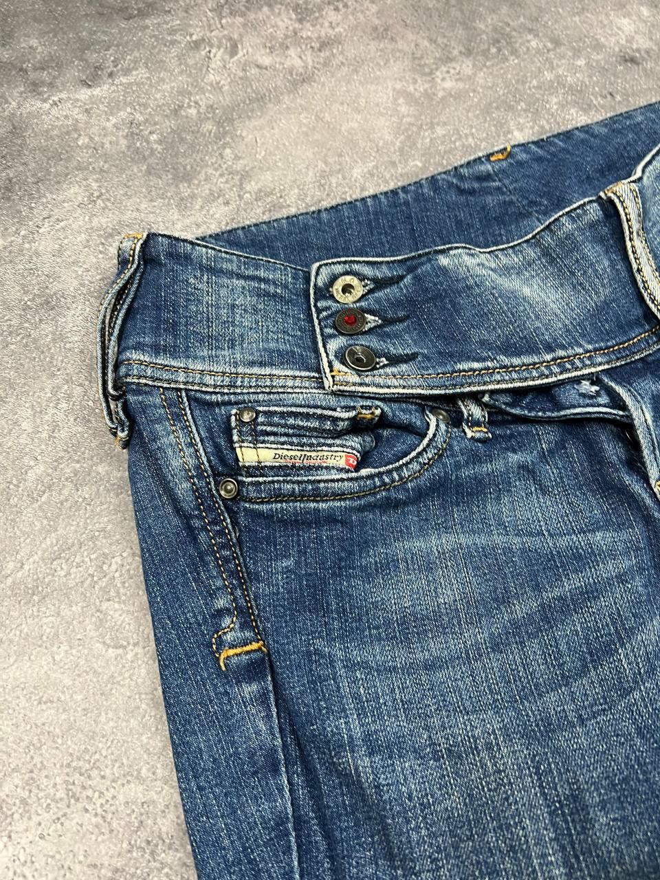 Diesel Vintage Diesel Jeans Flared Distressed Y2K Avant Garde Denim Size 32" / US 10 / IT 46 - 4 Thumbnail