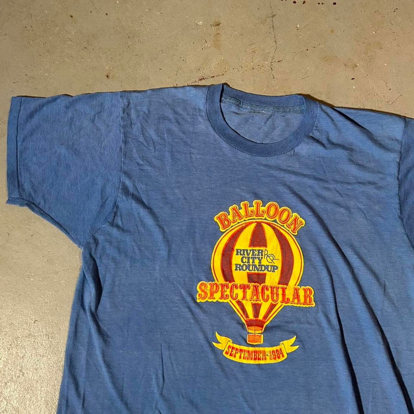 Fruit Of The Loom 90s river city round up Size US M / EU 48-50 / 2 - 5 Thumbnail