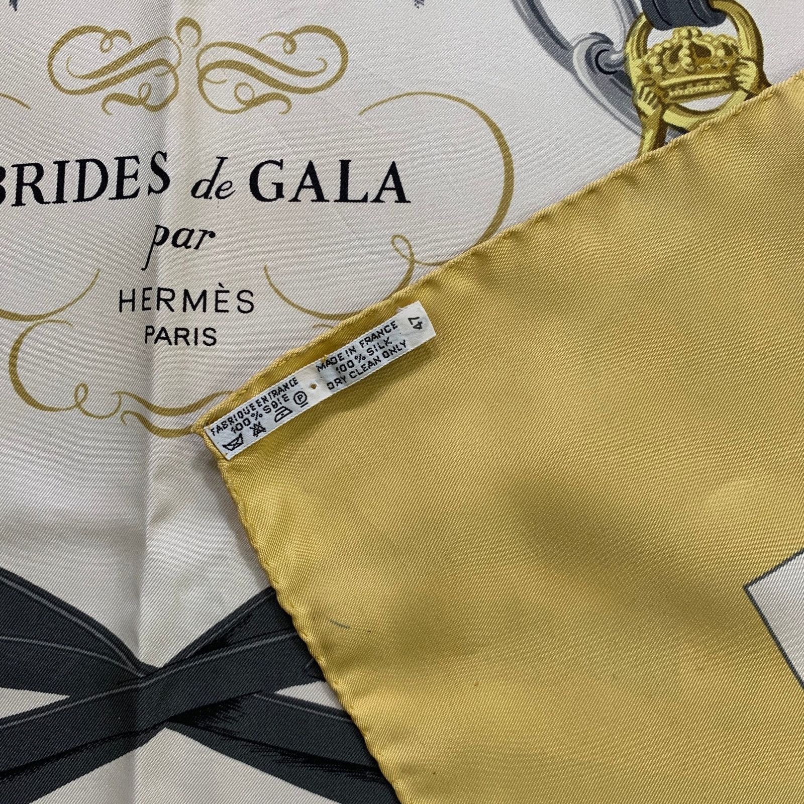 Hermes HERMES Off White Gold Print Silk Scarves Size ONE SIZE - 8 Thumbnail