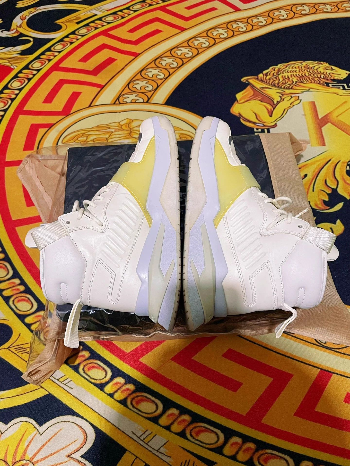 Balmain BALMAIN B-Ball Leather HiTop Sneakers White Fluo Green 41 Size US 8 / EU 41 - 4 Thumbnail
