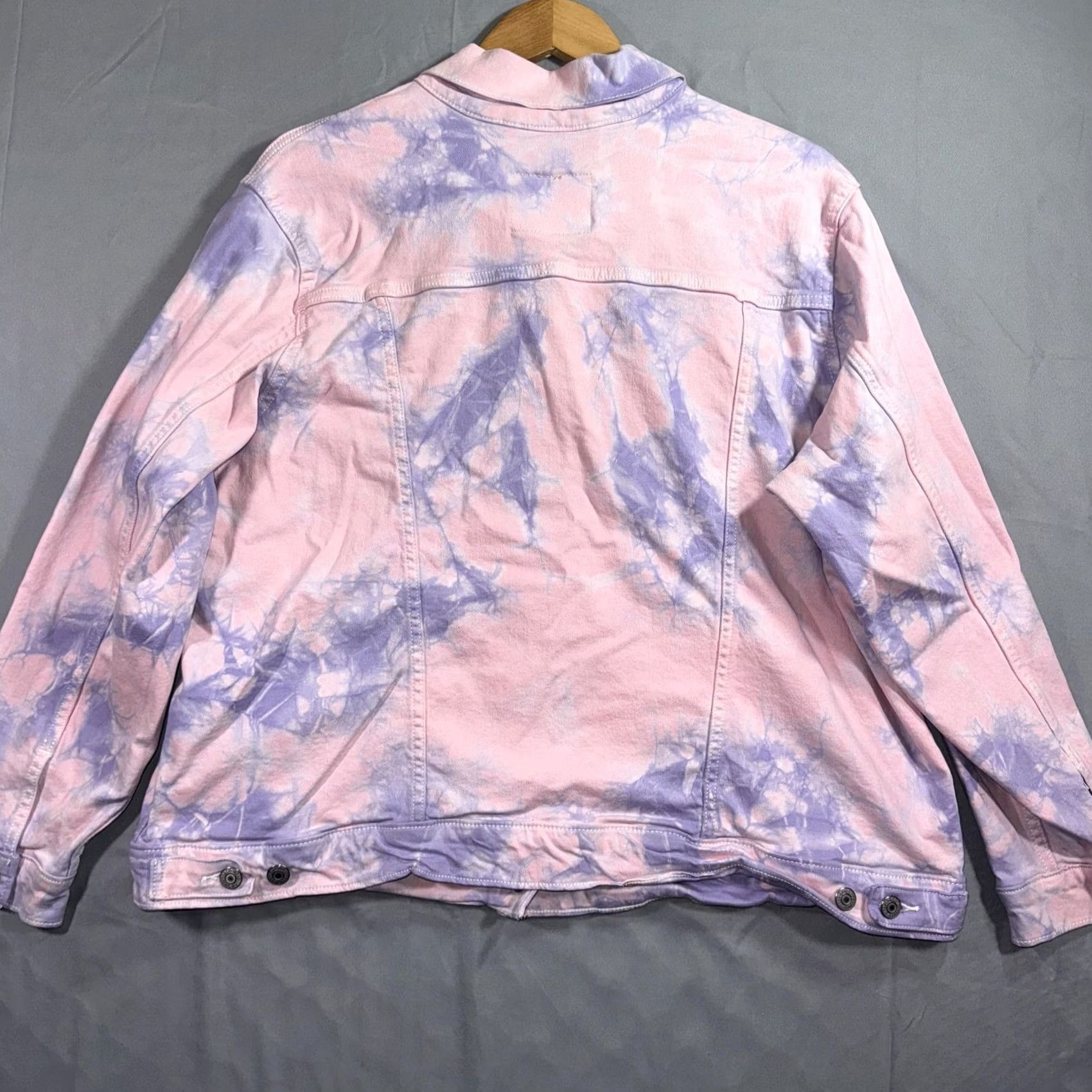 Levi's VINTAGE Levis Denim Jacket Womens 2X Pink Purple Tie Dye Trucker Jean Coat Button Size 40" / US 18 - 2 Thumbnail