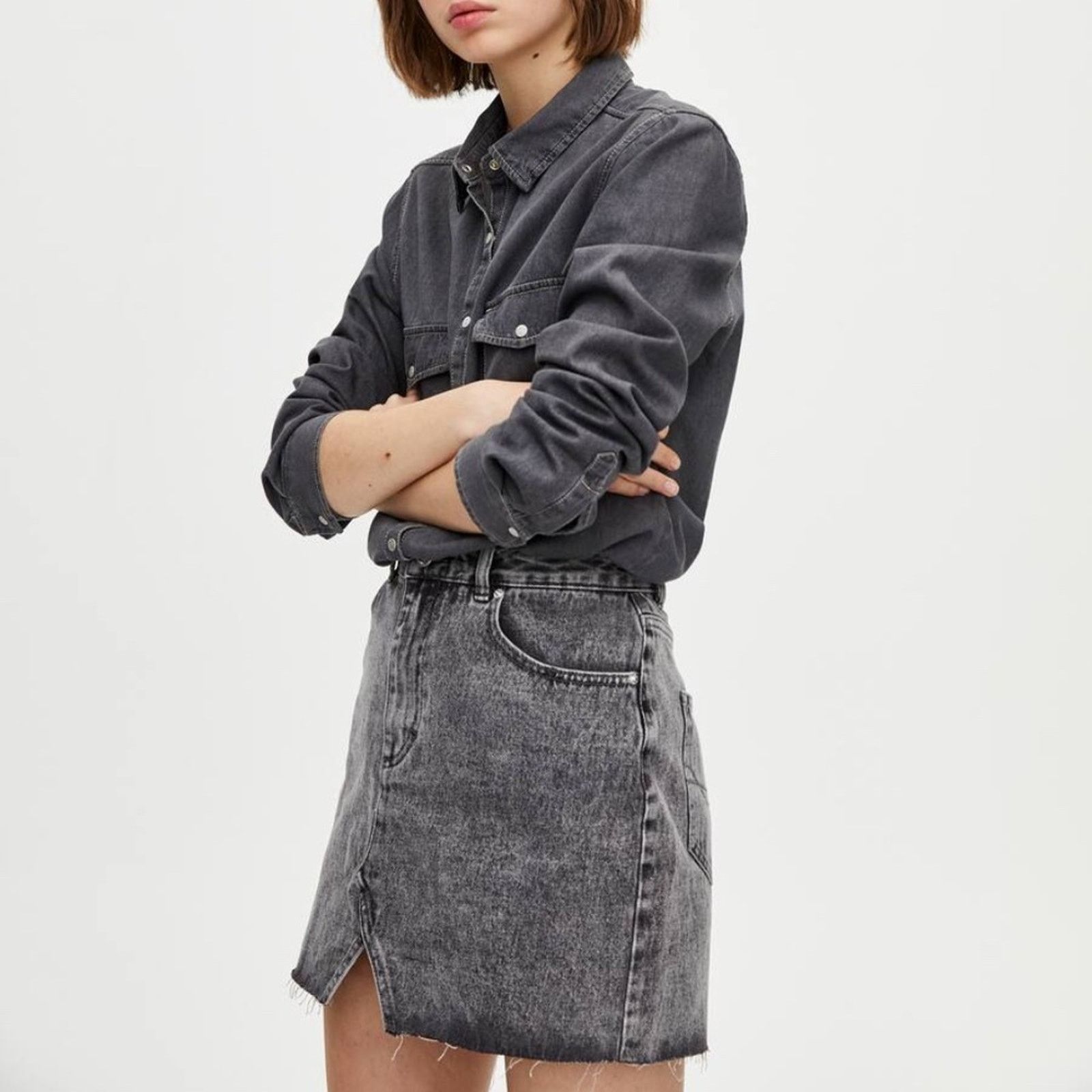 Pull & Bear Pull & Bear Gray Fitted Denim Mini Skirt Size 28" / US 6 / IT 42 - 1 Thumbnail