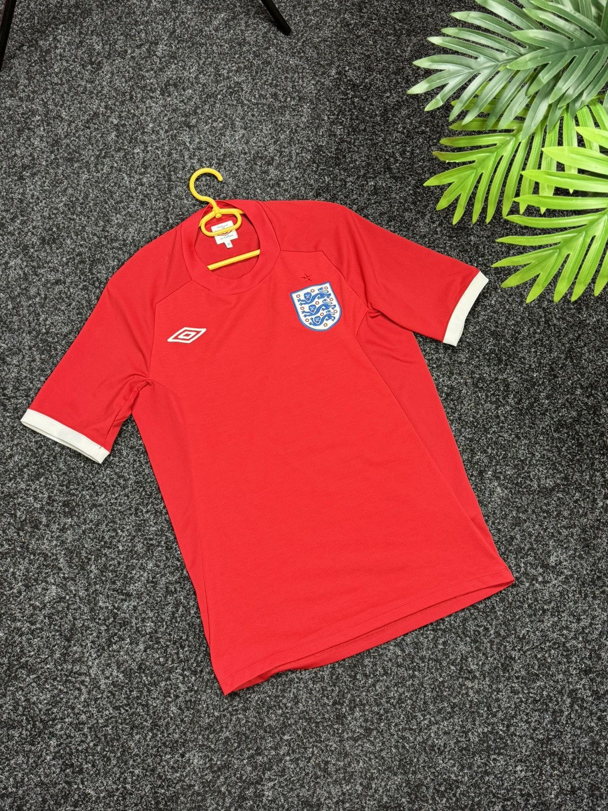 Umbro Umbro soccer jersey England 🏴󠁧󠁢󠁥󠁮󠁧󠁿 size s-m Size US S / EU 44-46 / 1 - 13 Thumbnail