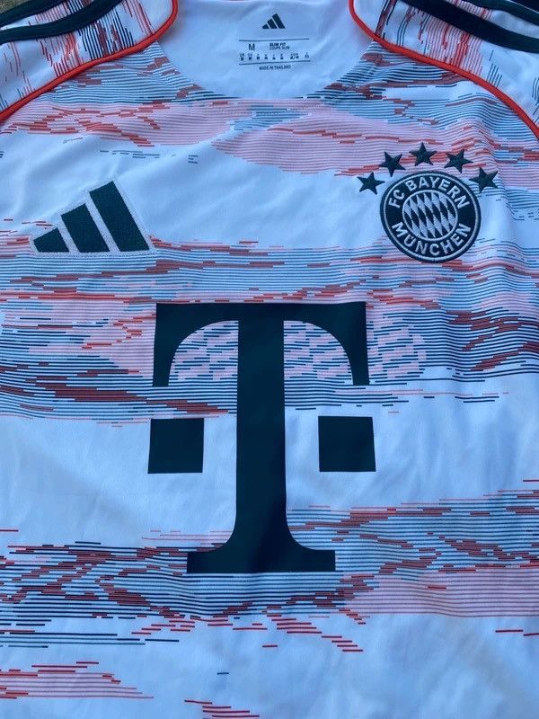 Adidas Adidas jersey away Bayern Munchen 25/26 Olise size M Size US M / EU 48-50 / 2 - 3 Thumbnail