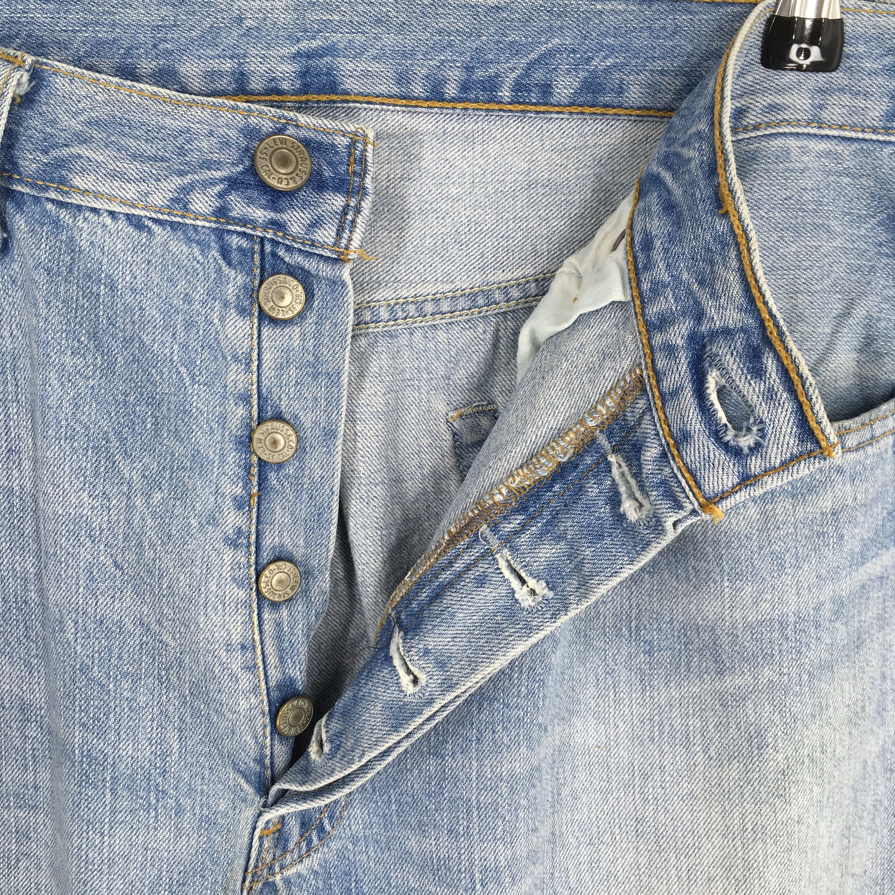 Levi's Size 32x30 Vintage 80s Levi's 501 Faded Blue Jeans S584 Size US 32 / EU 48 - 6 Thumbnail