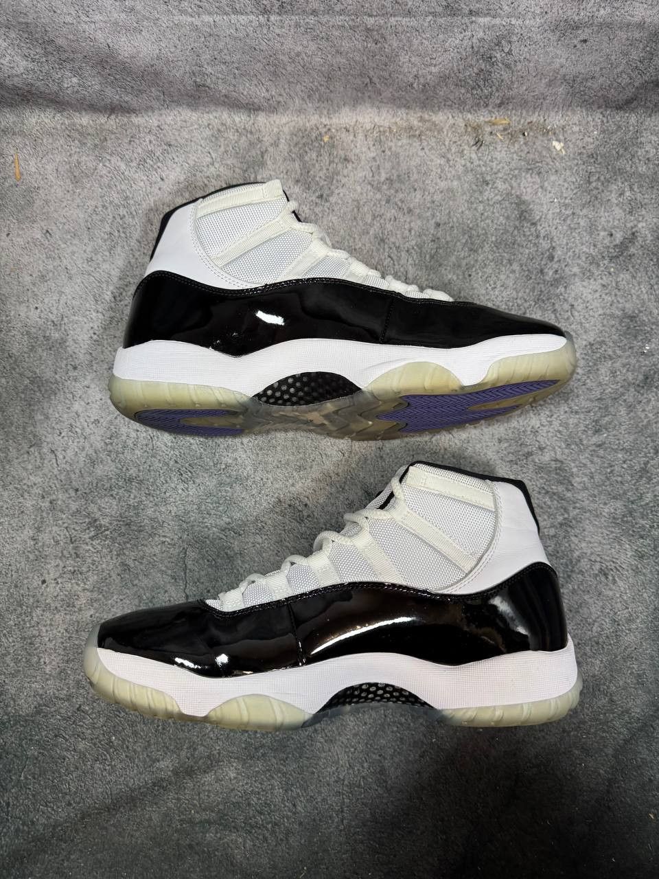 Jordan Brand Size 10.5 | Jordan 11 Concord With Box | Pre-Owned Size US 10.5 / EU 43-44 - 6 Thumbnail